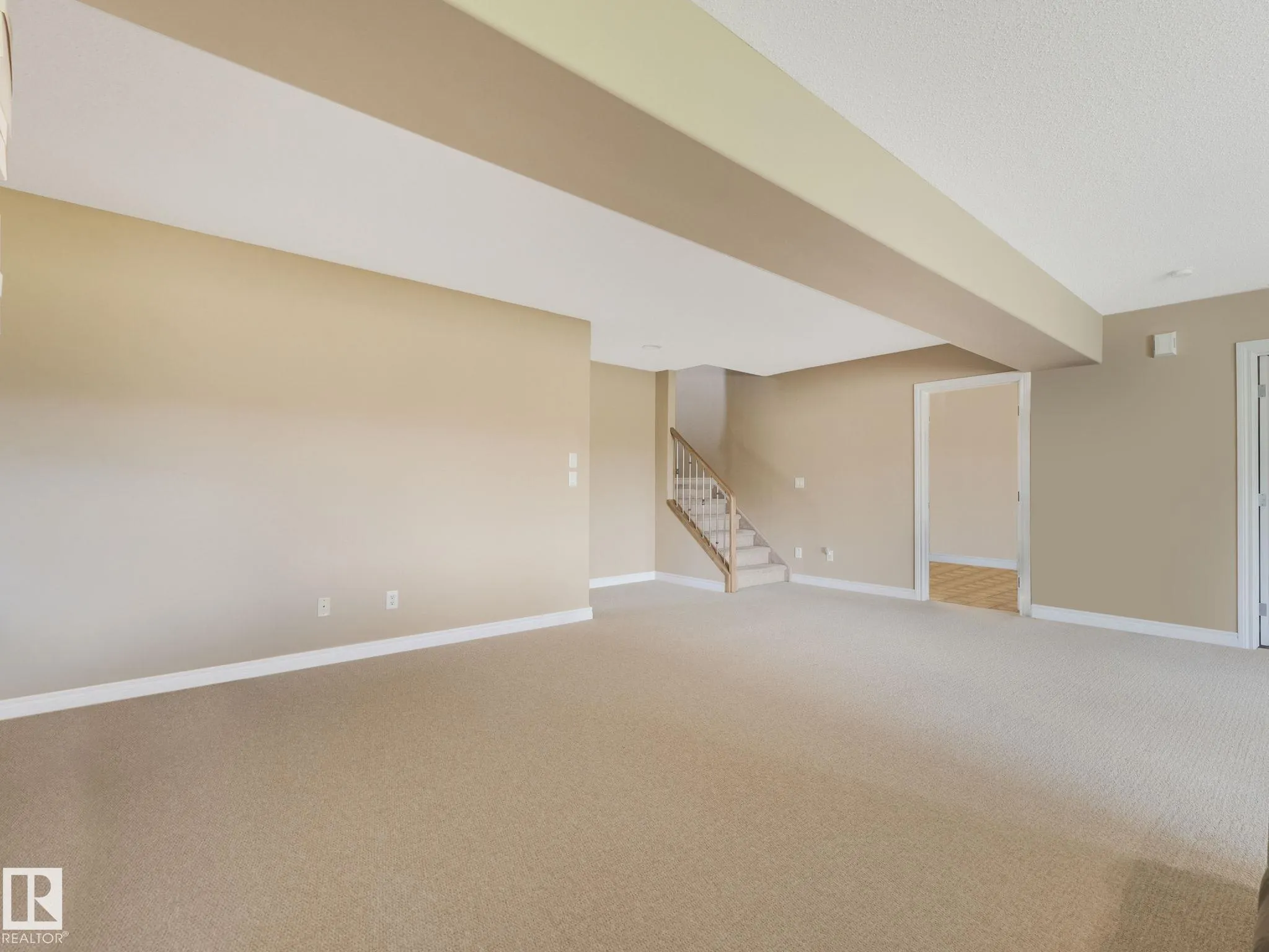 6604 Sandin Cove
