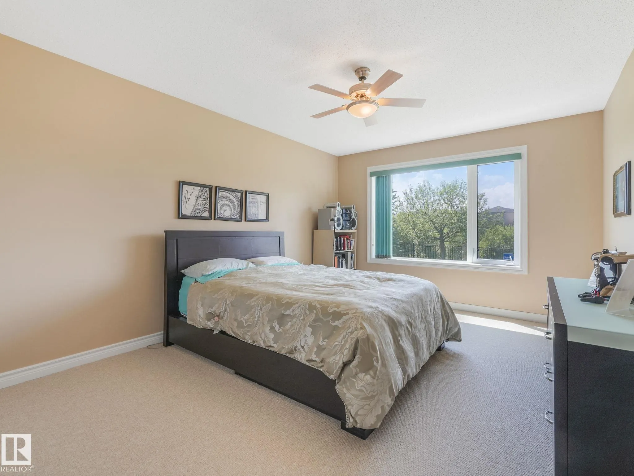 6604 Sandin Cove