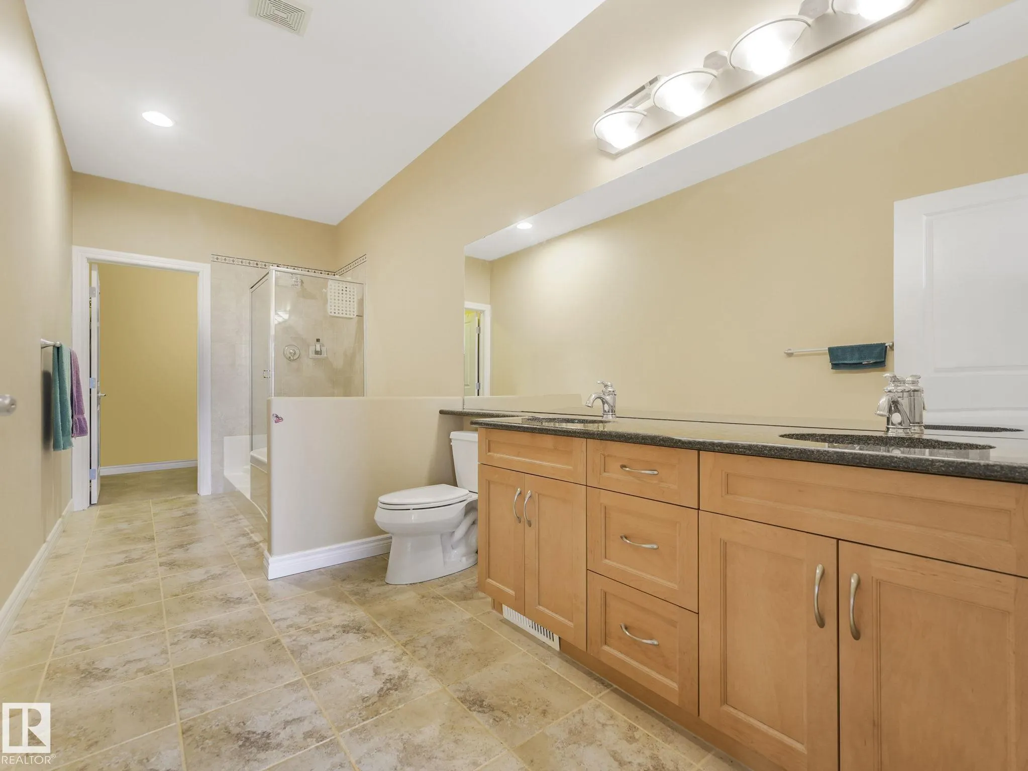 6604 Sandin Cove