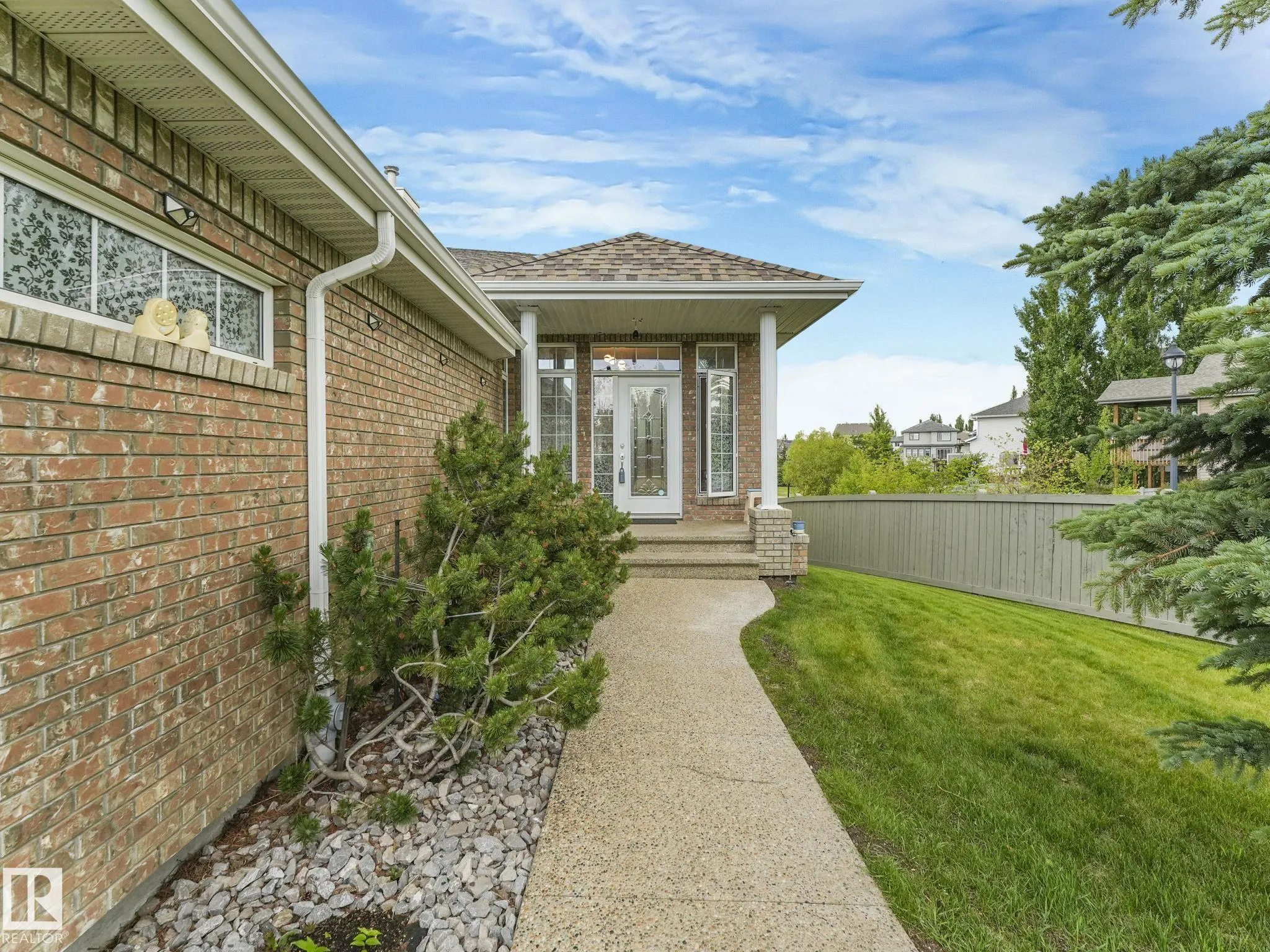 6604 Sandin Cove
