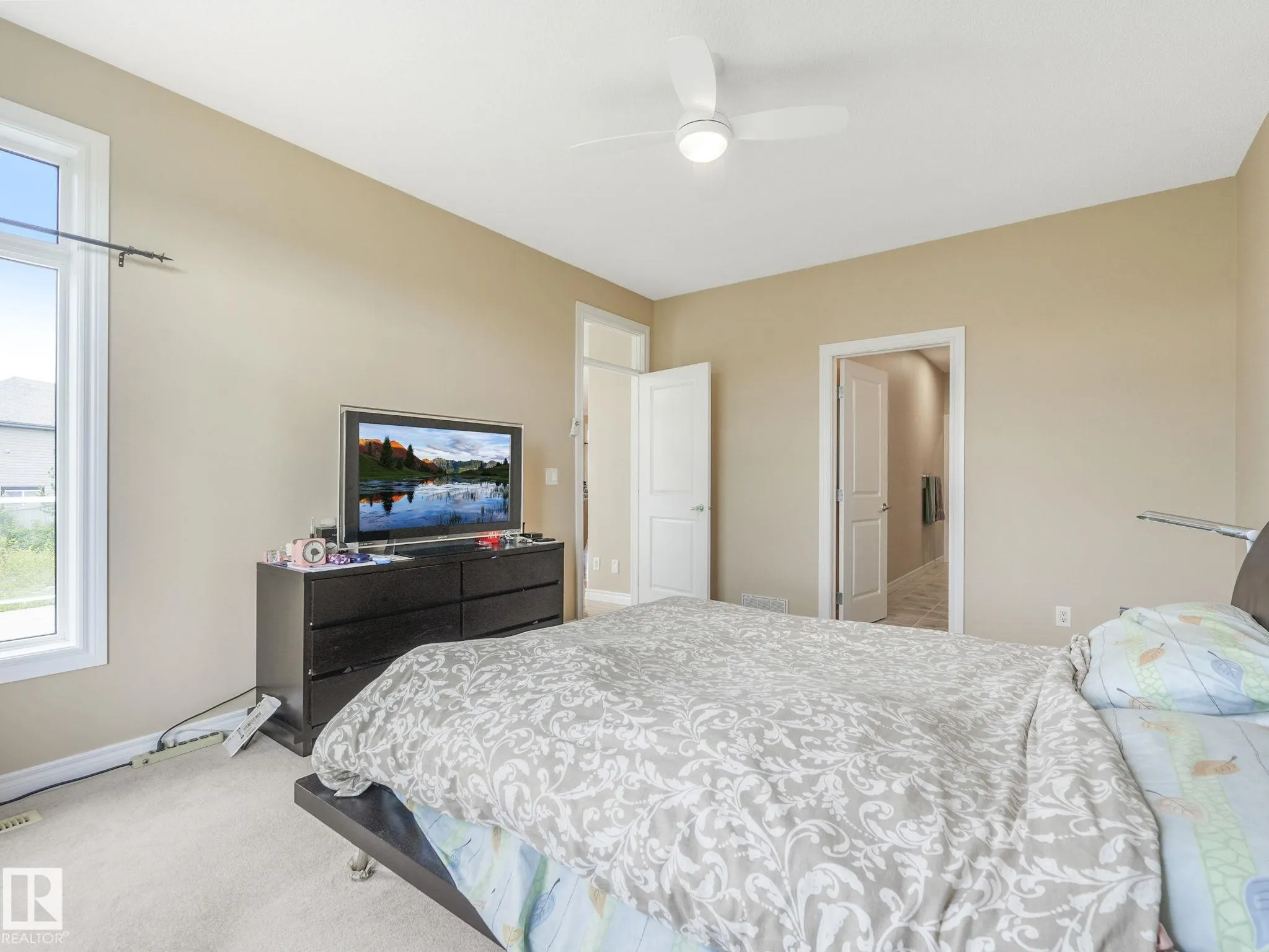 6604 Sandin Cove