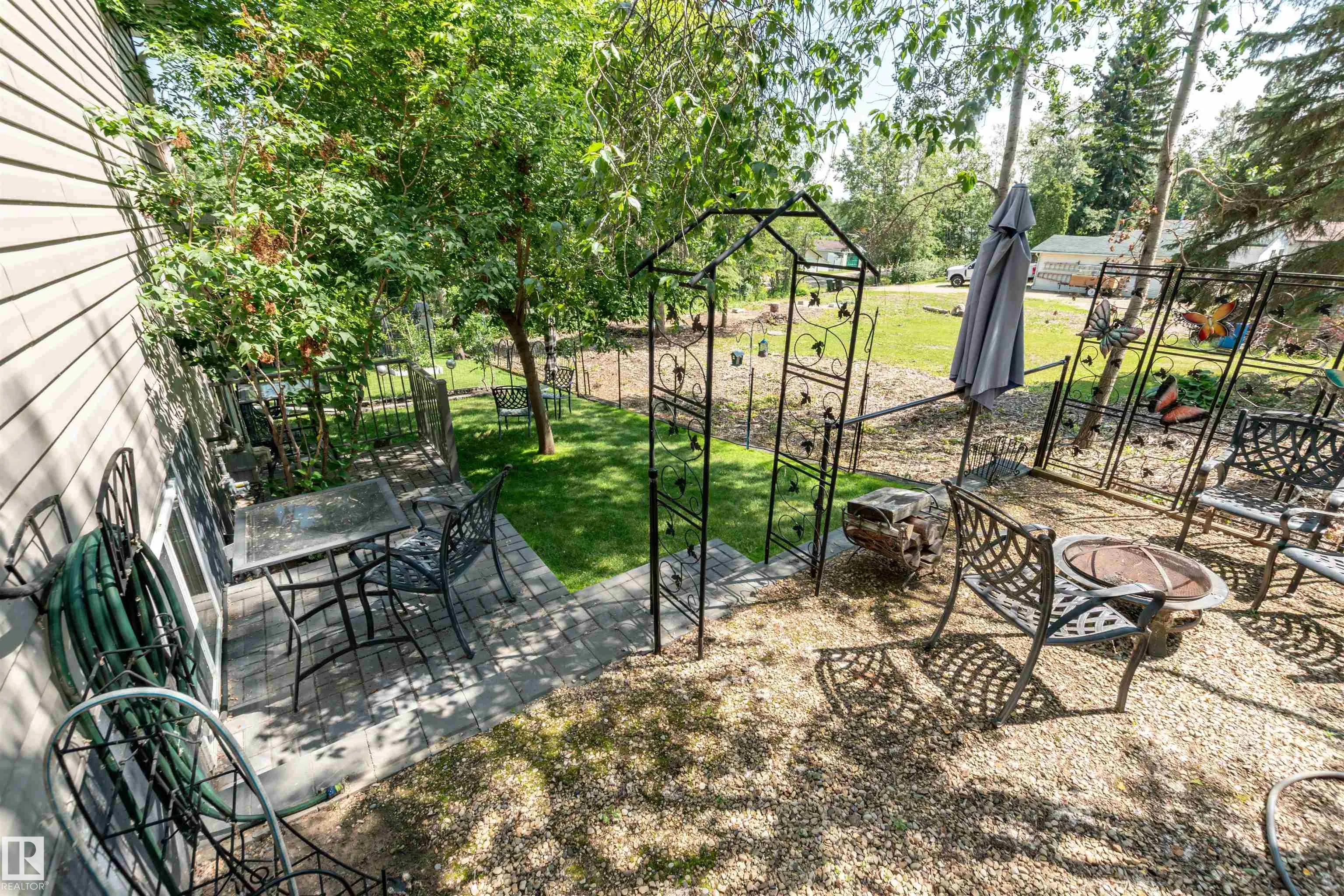 22106 SOUTH COOKING LAKE Road