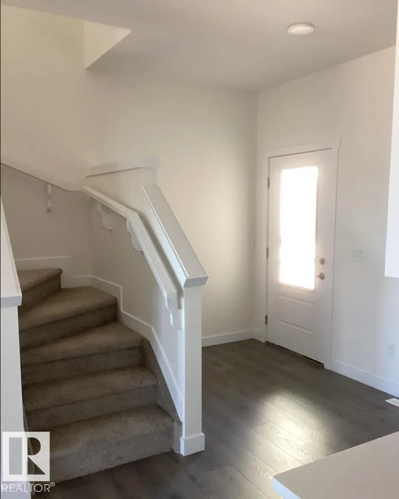 122 KINGSBURY Circle