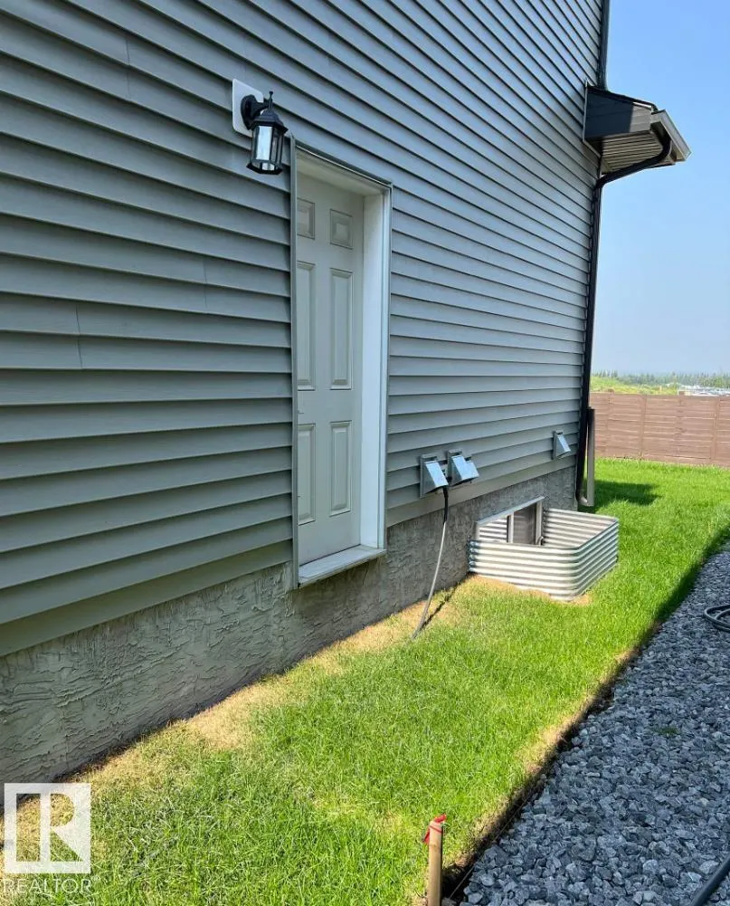 122 KINGSBURY Circle