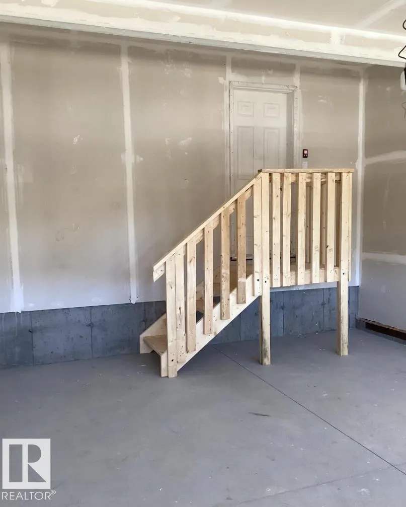 122 KINGSBURY Circle