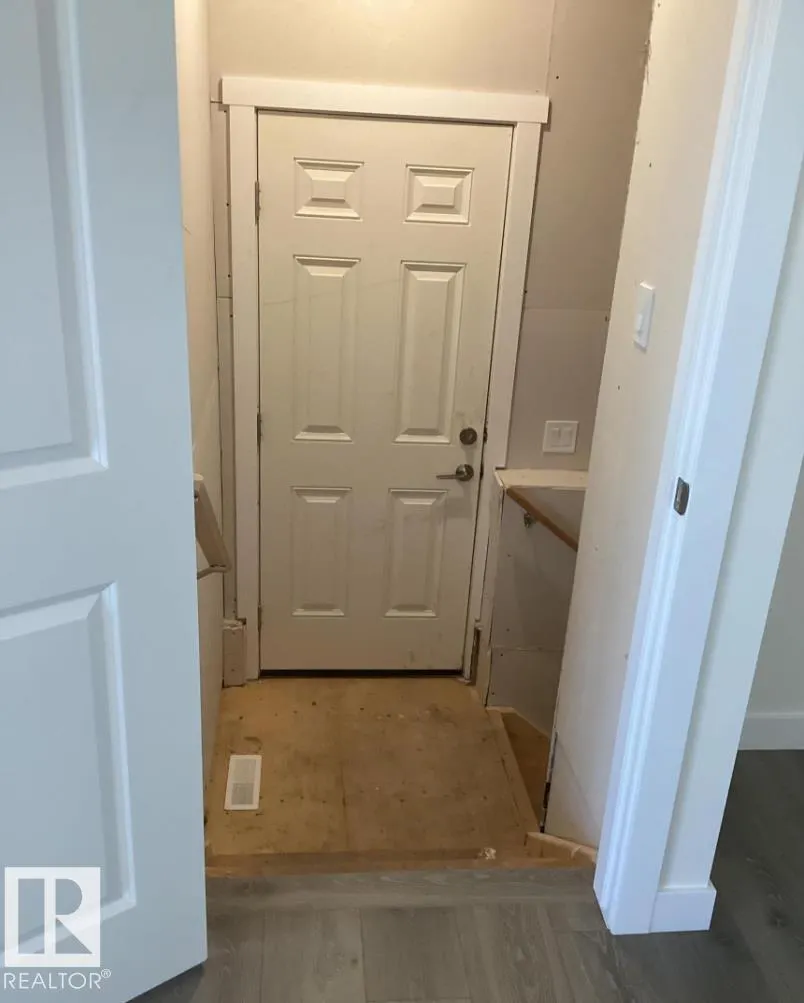 122 KINGSBURY Circle