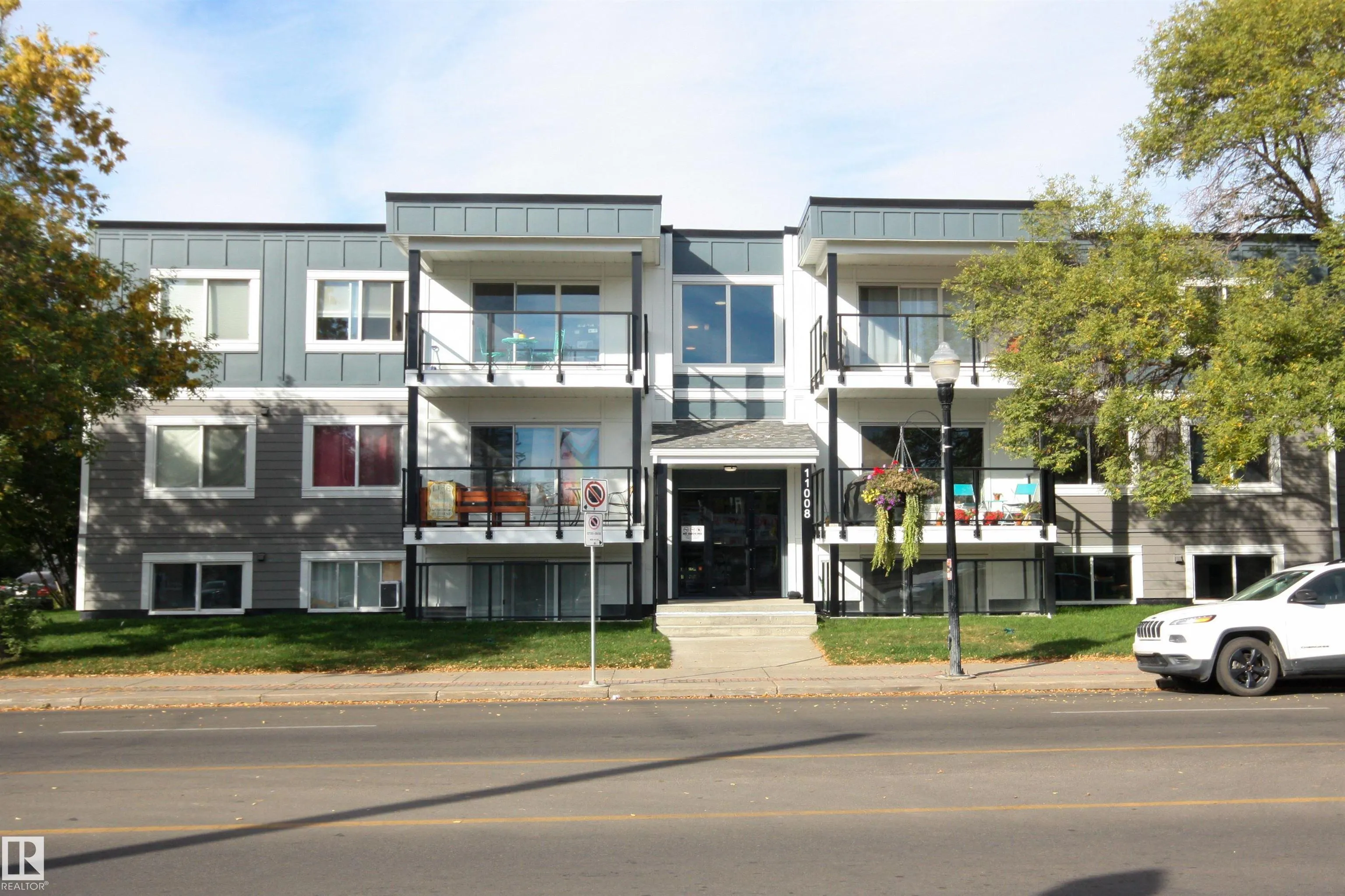 11008 124 Street