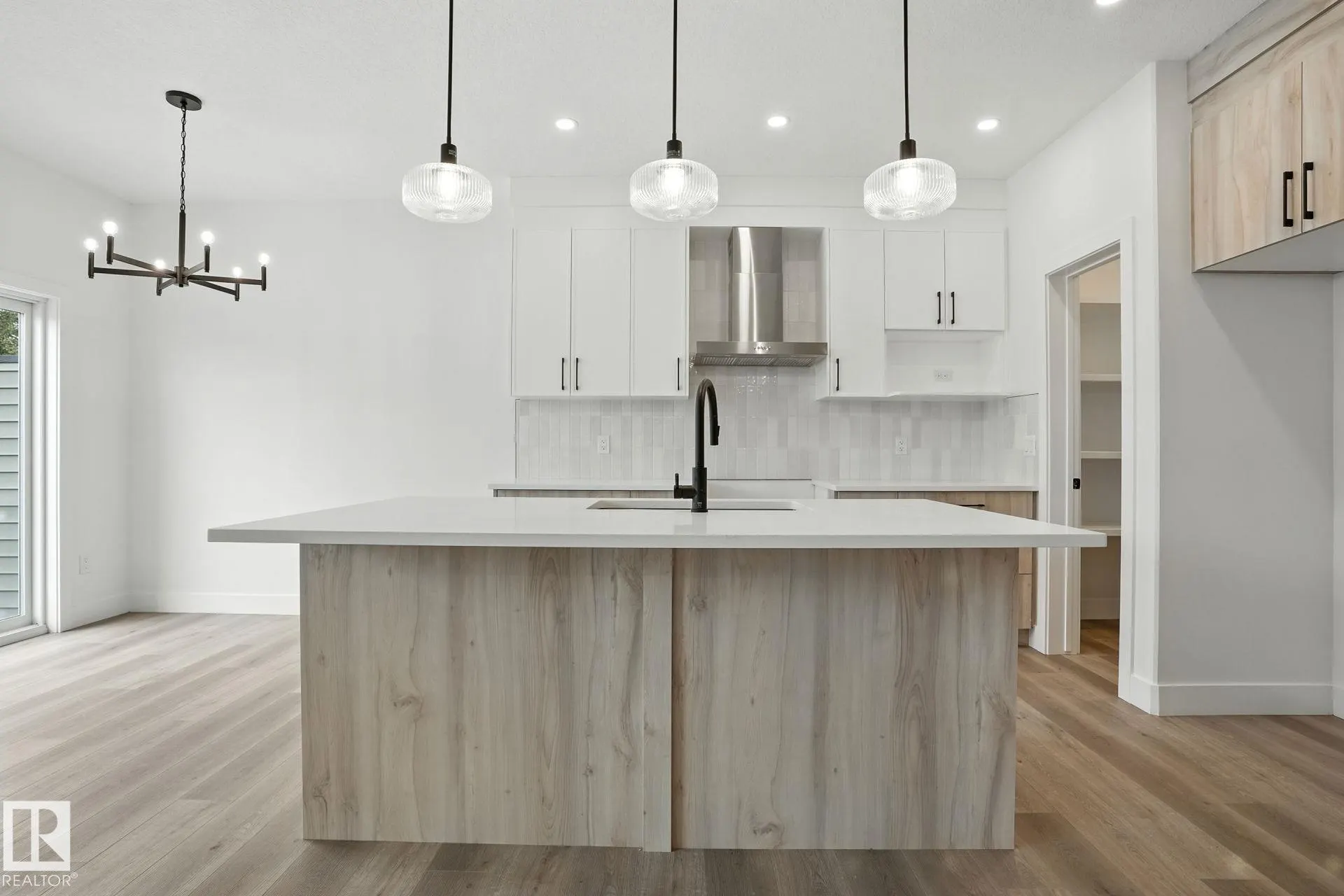 123 Hilton Cove