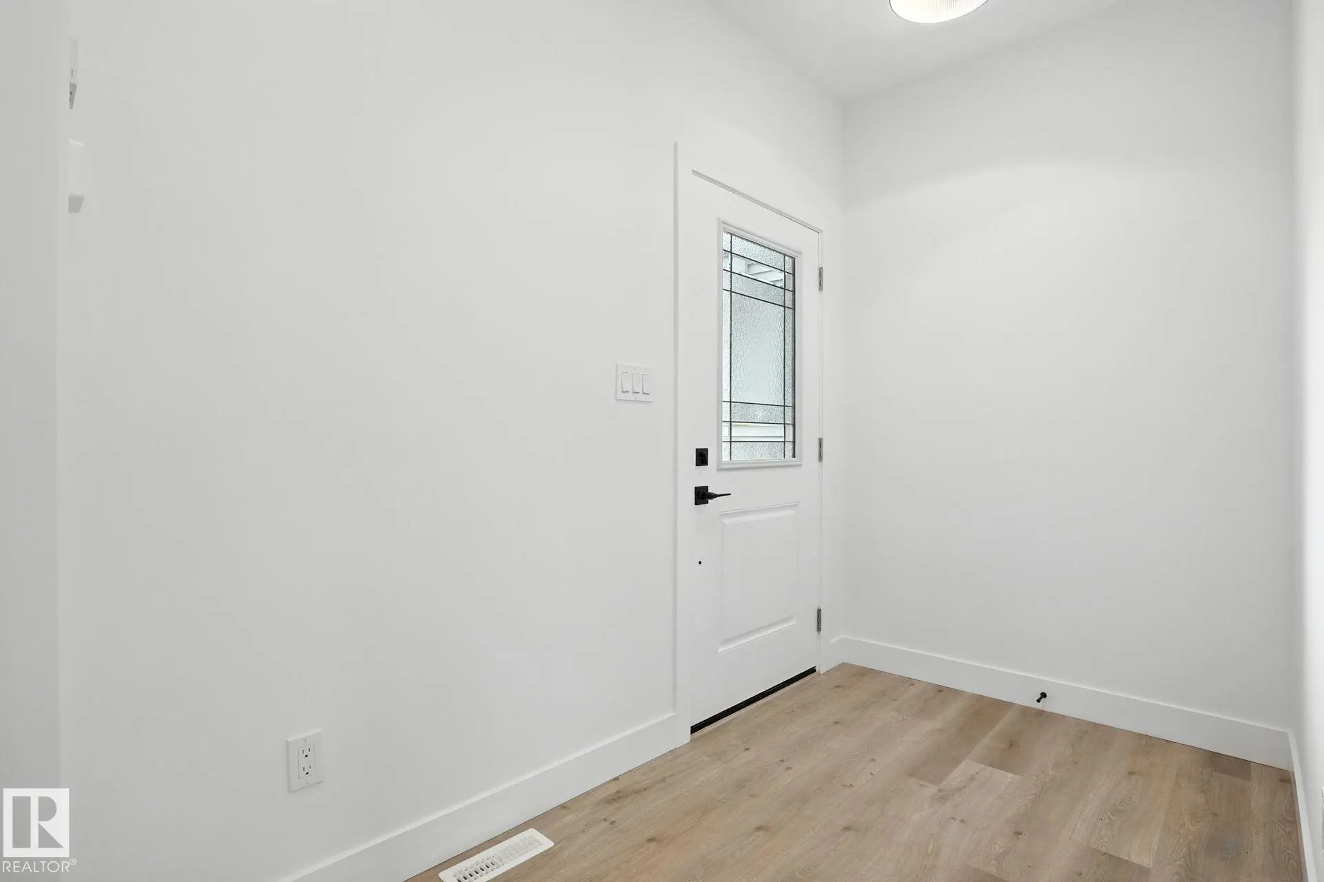 123 Hilton Cove