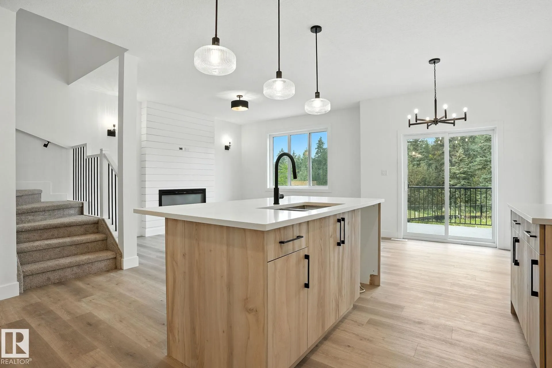 123 Hilton Cove