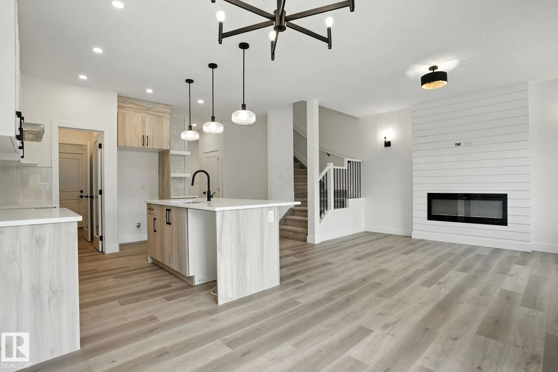 123 Hilton Cove
