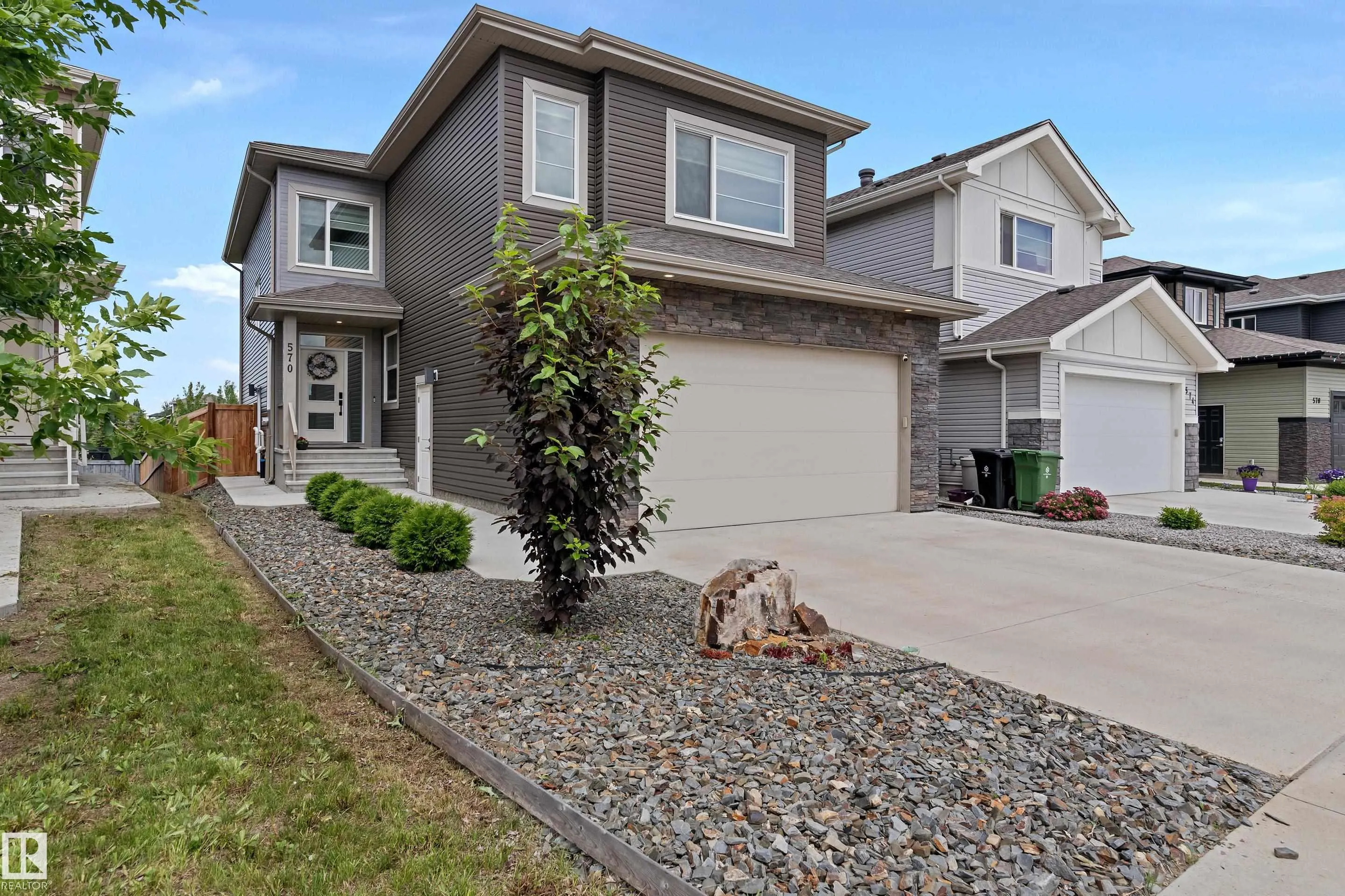 570 MEADOWVIEW Drive