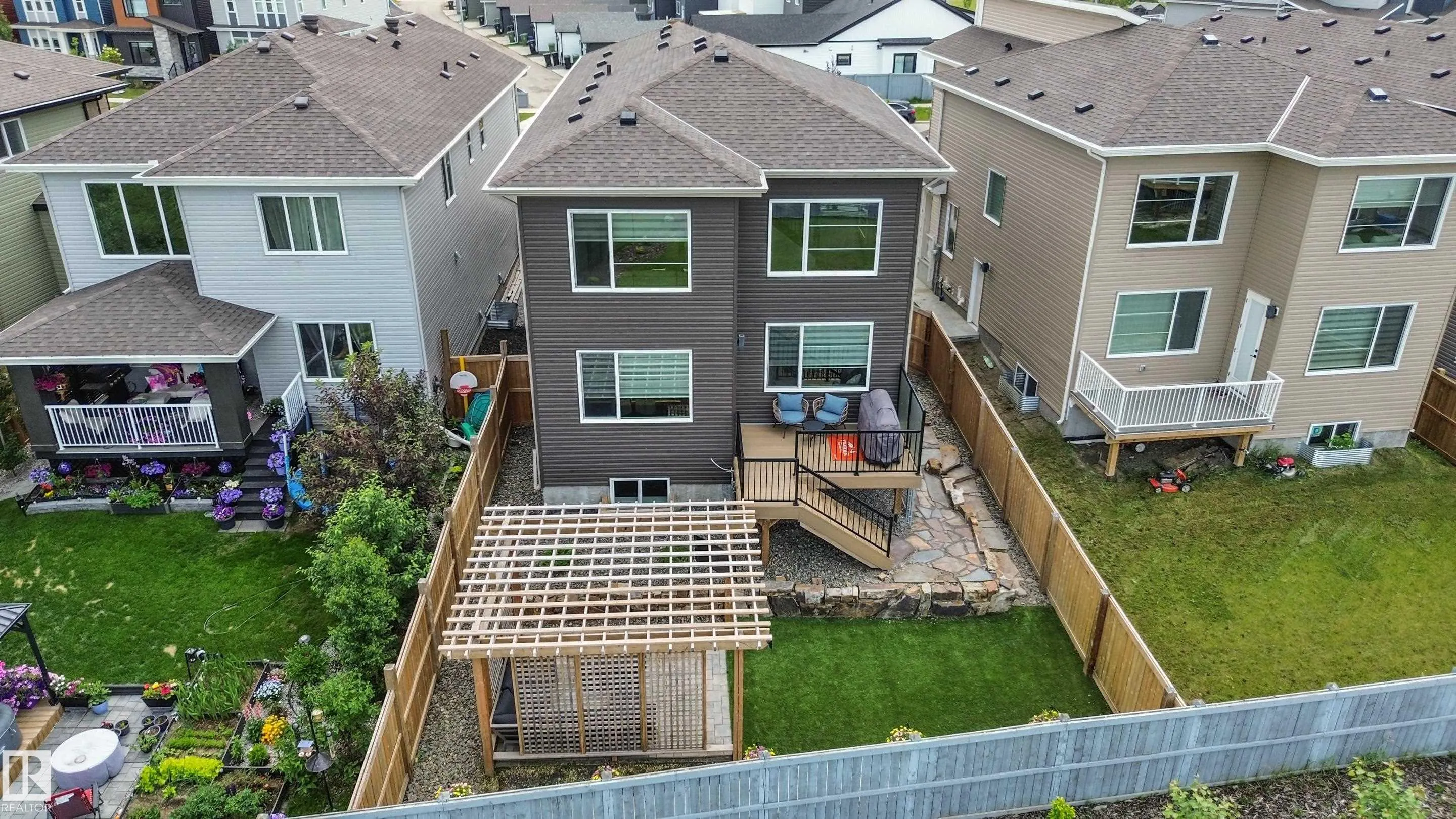 570 MEADOWVIEW Drive