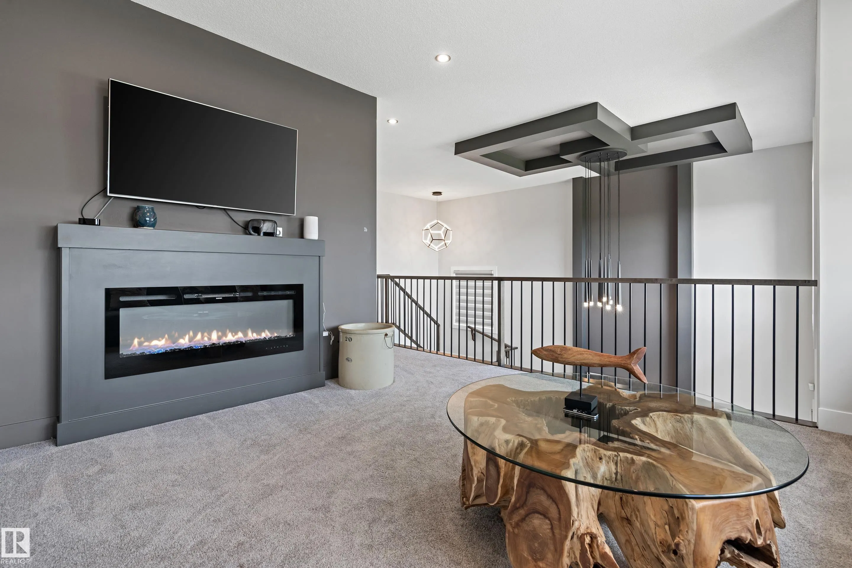 570 MEADOWVIEW Drive