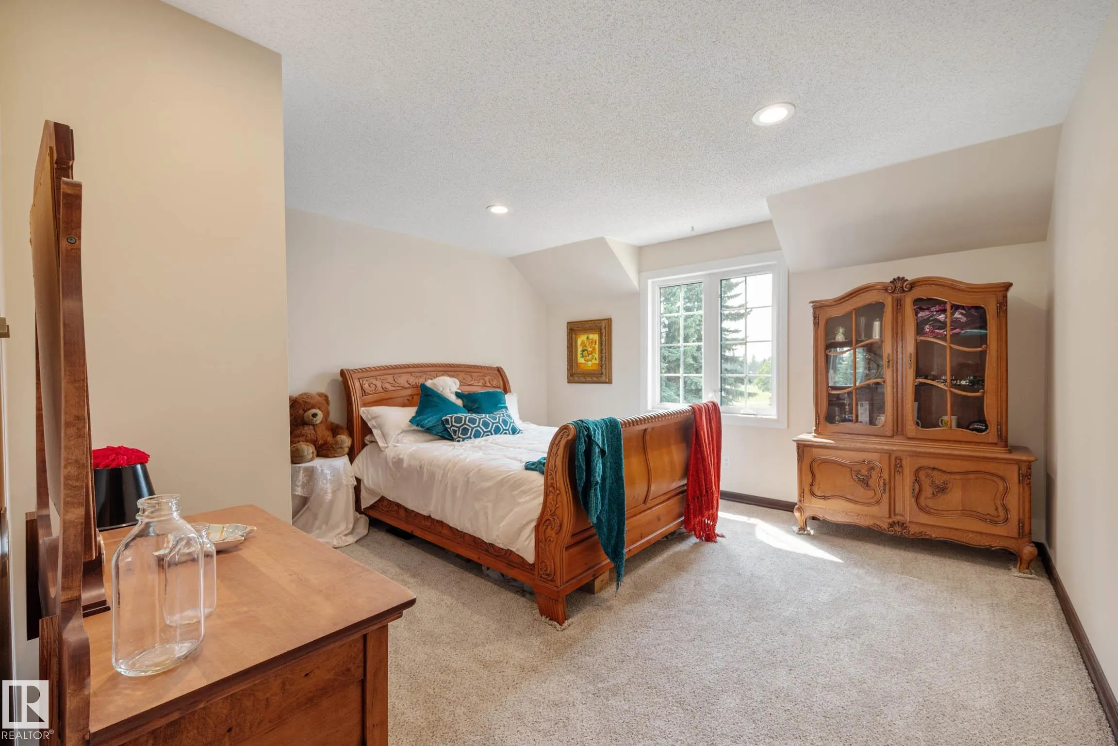 70 Viscount Crescent