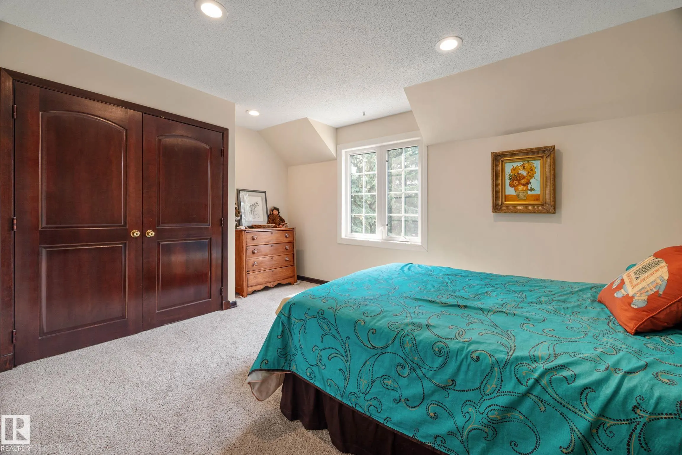 70 Viscount Crescent