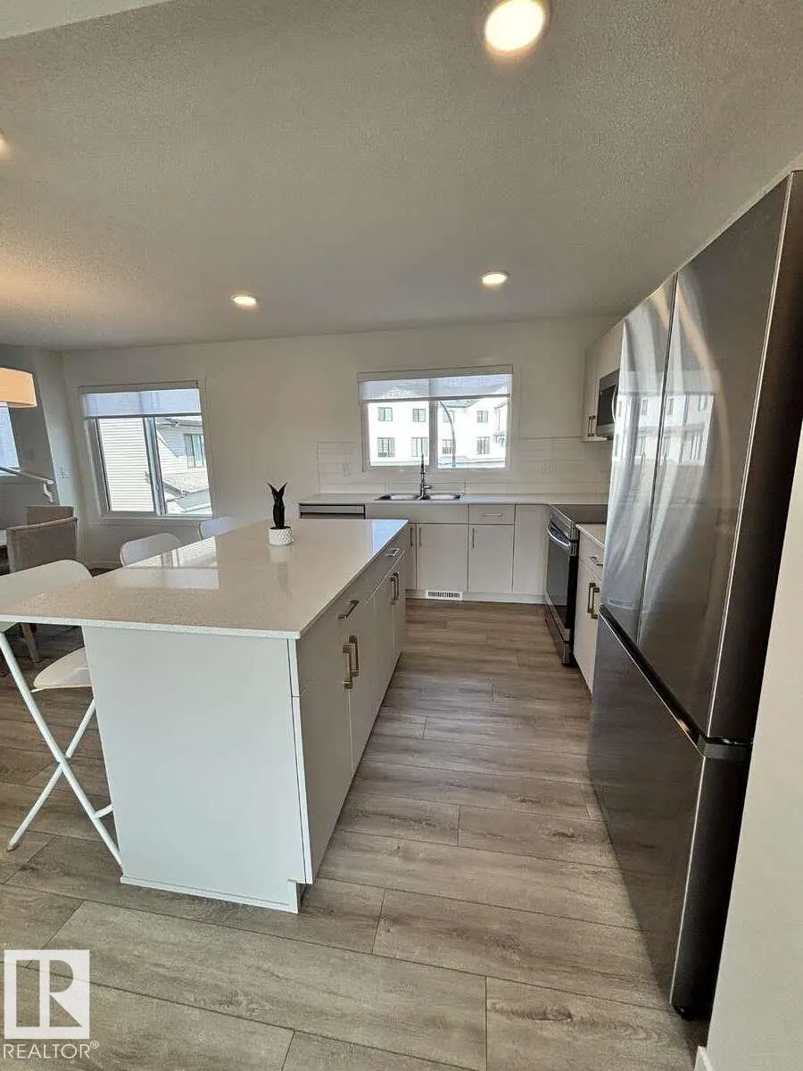 1025 Secord Promenade