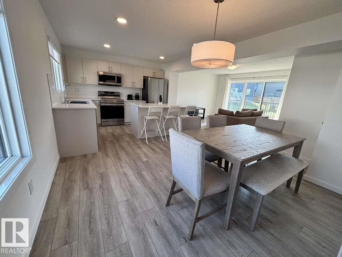 1025 Secord Promenade