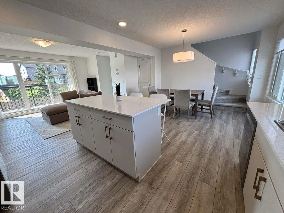 1025 Secord Promenade