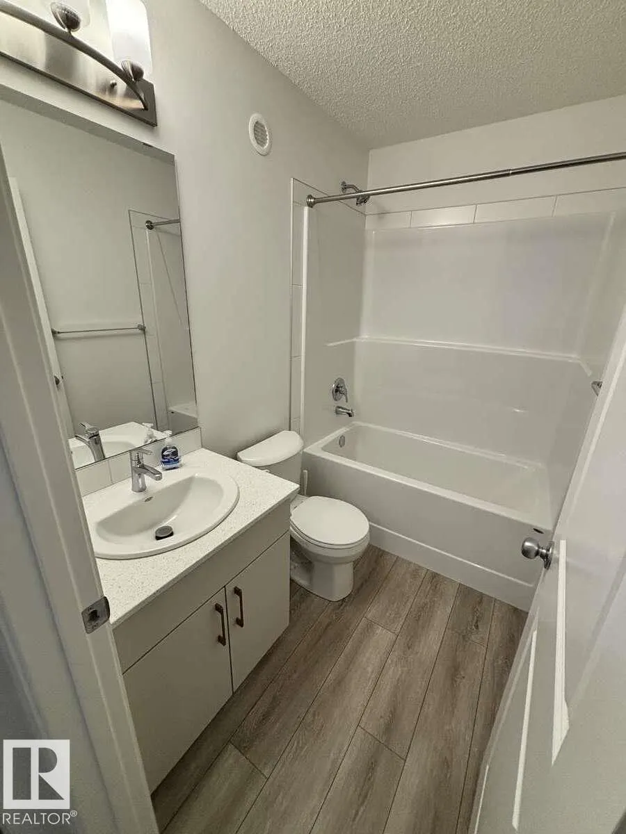1025 Secord Promenade