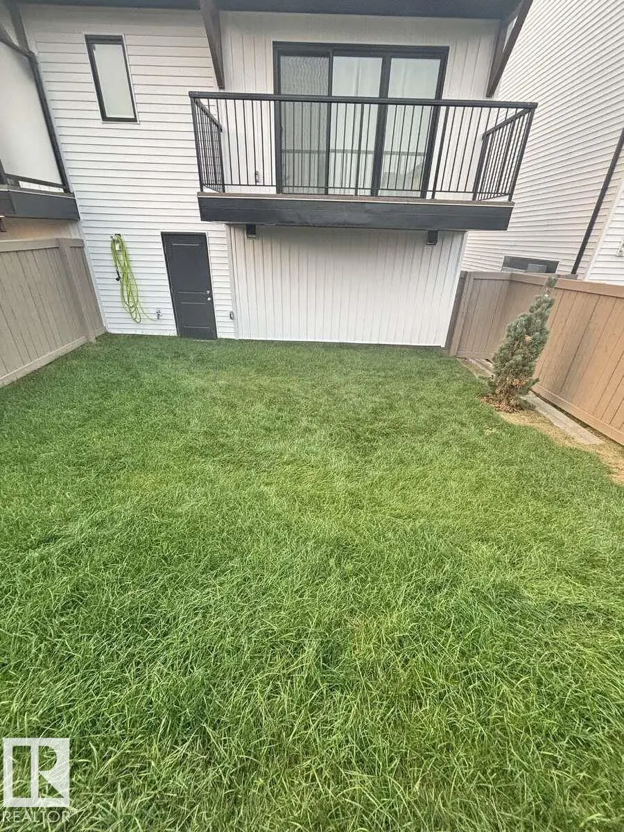 1025 Secord Promenade