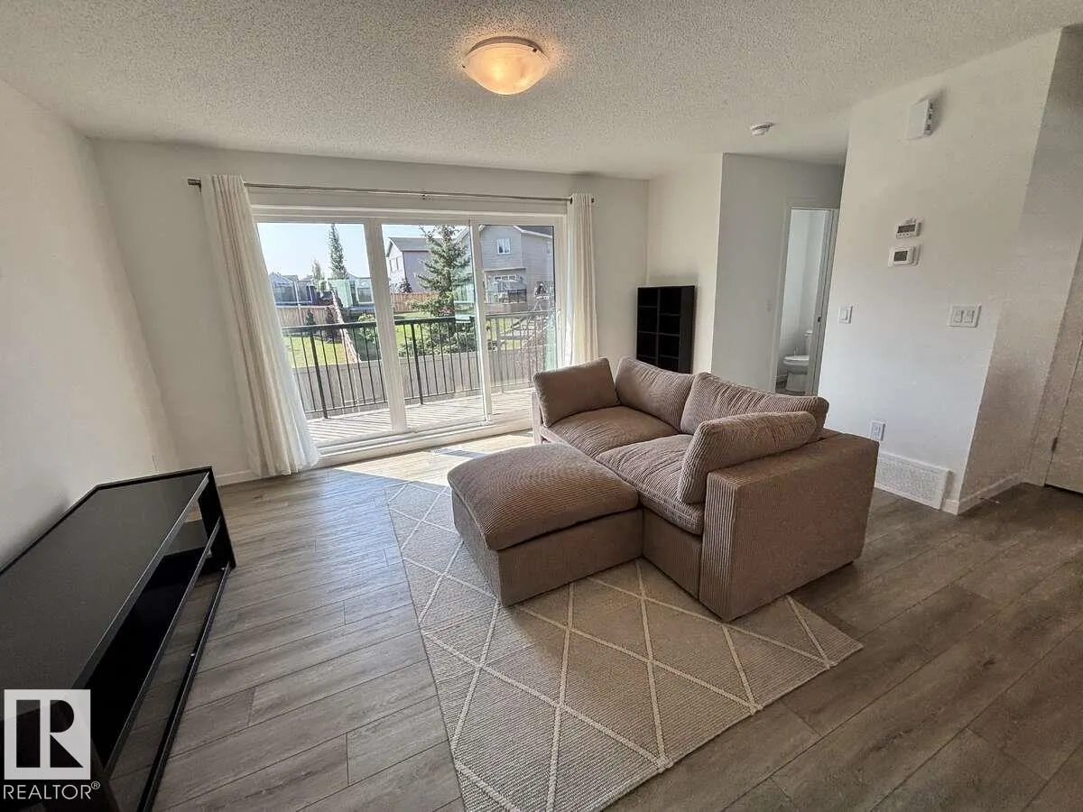 1025 Secord Promenade