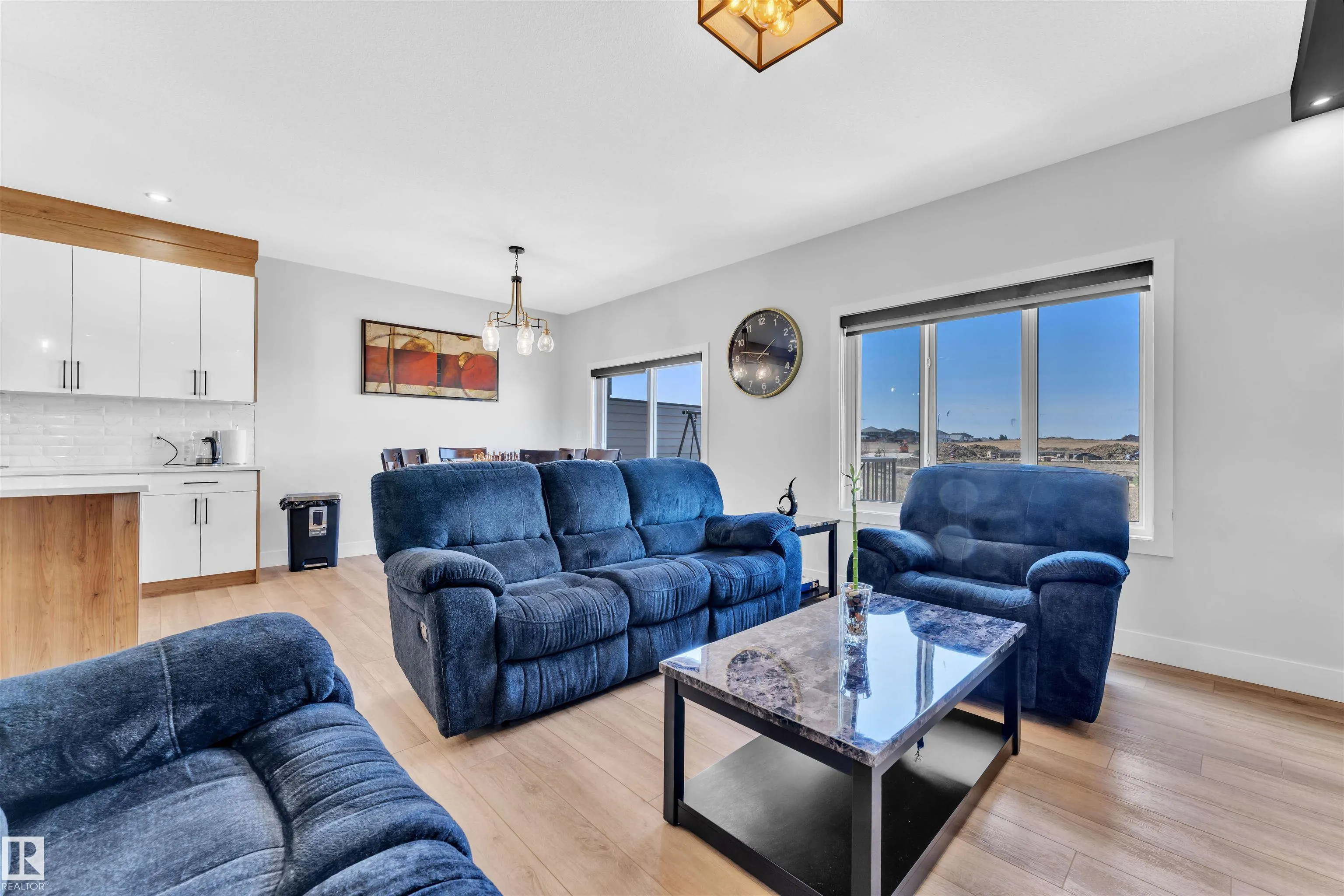 52 AMBERLEY Bay