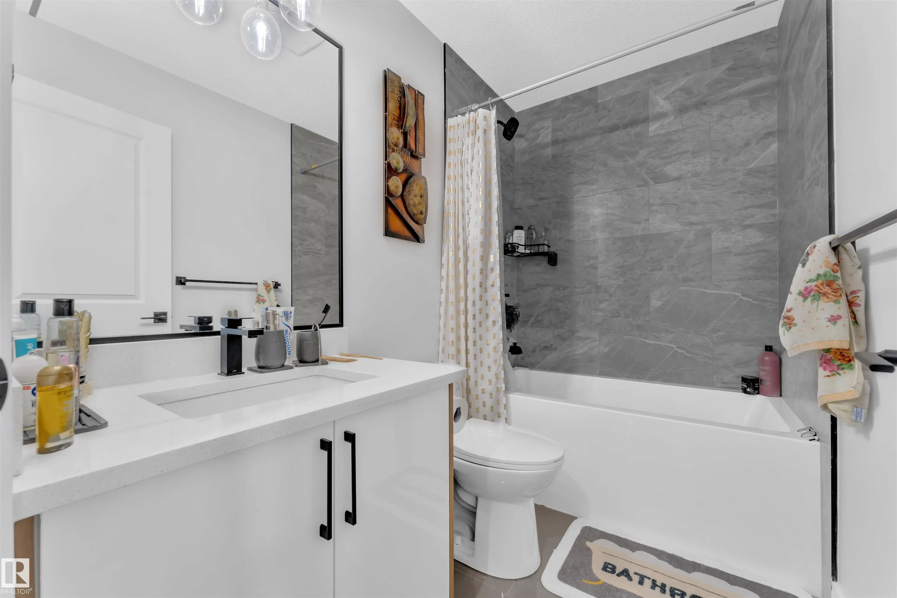 52 AMBERLEY Bay