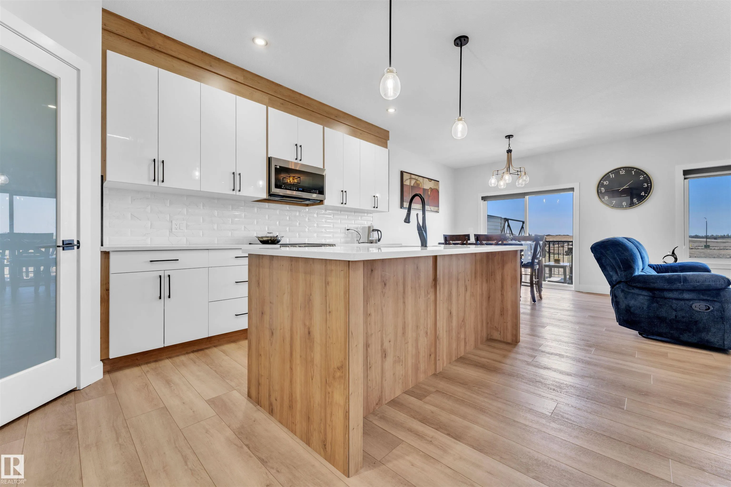 52 AMBERLEY Bay