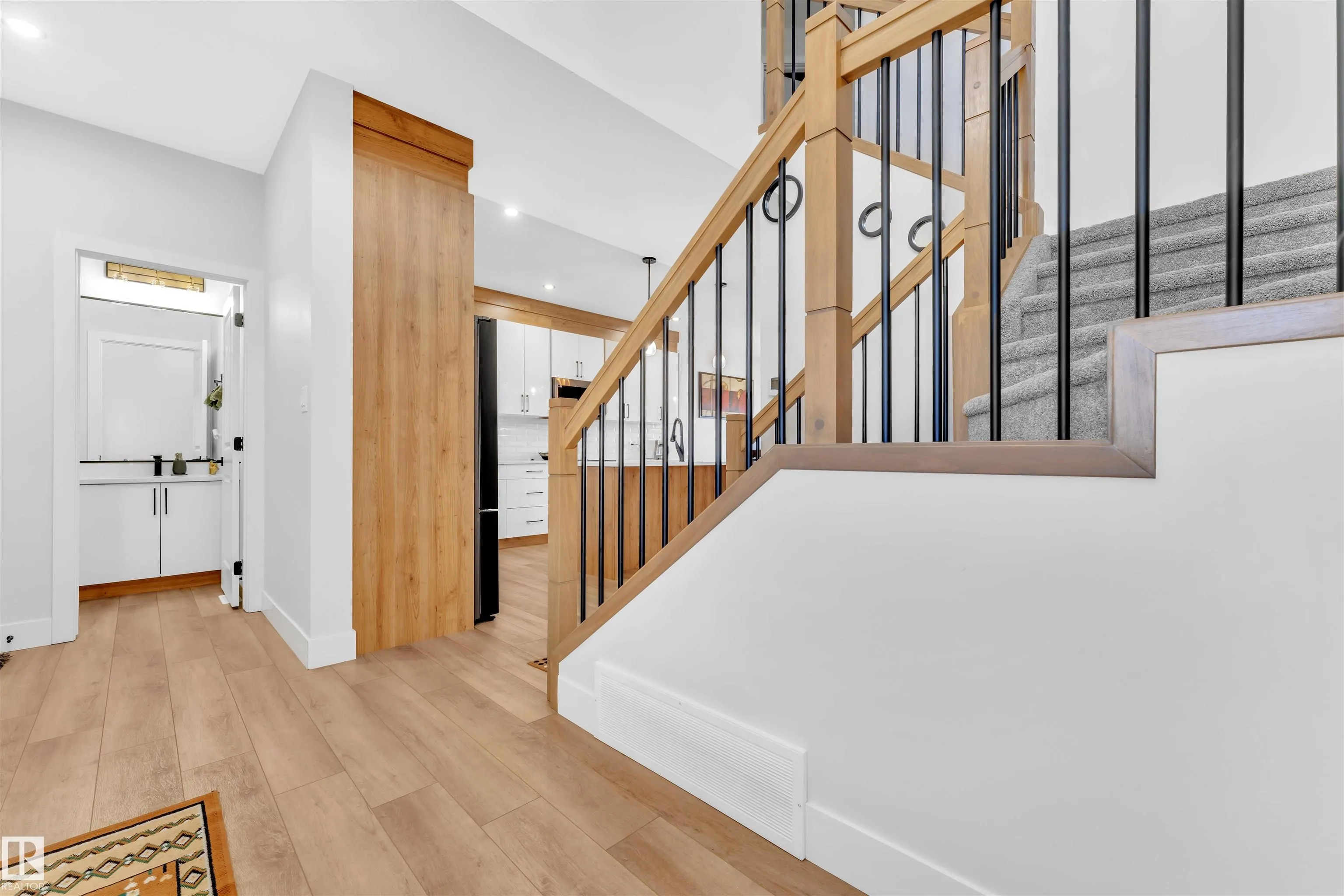 52 AMBERLEY Bay