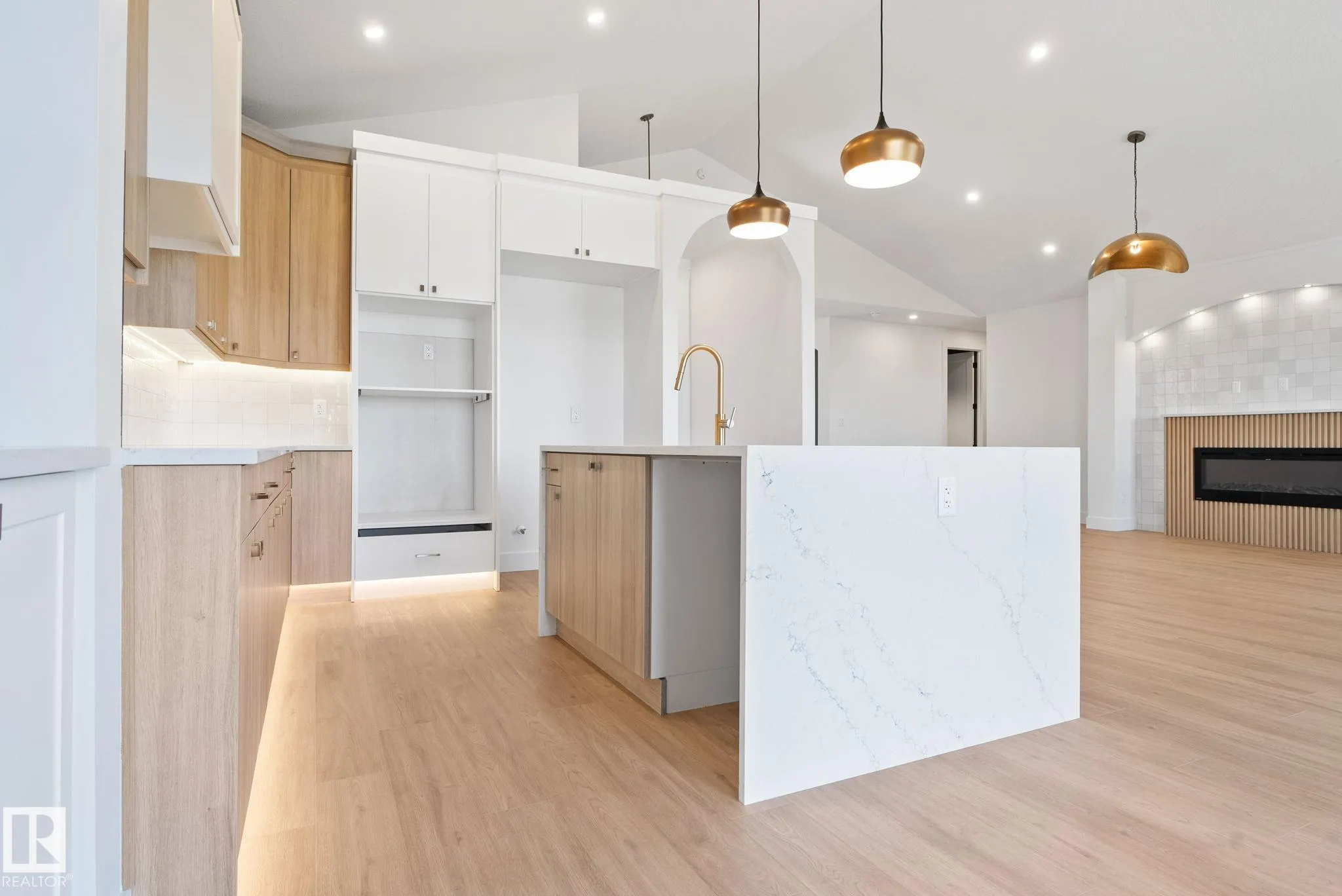 20908 128 Avenue