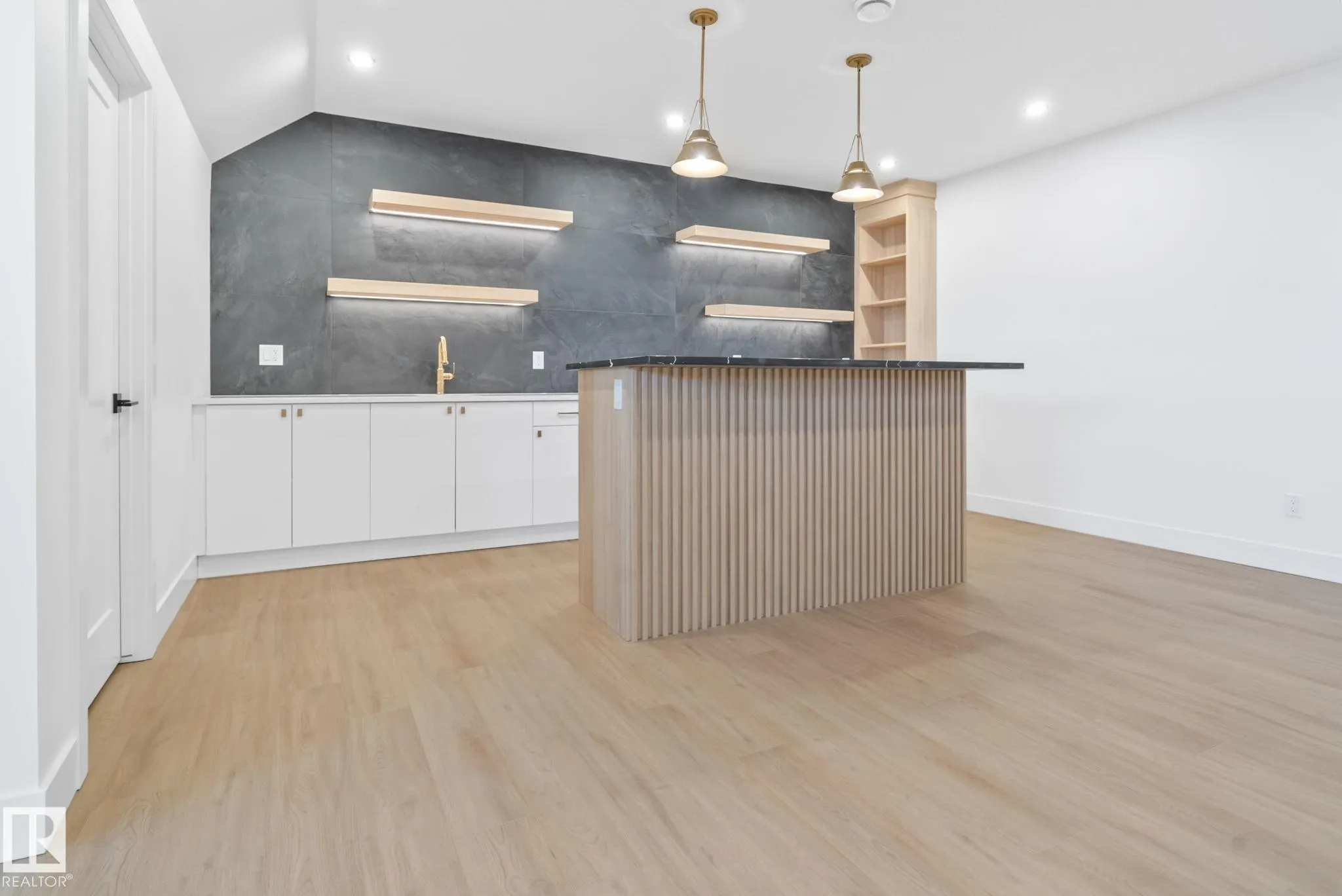 20908 128 Avenue