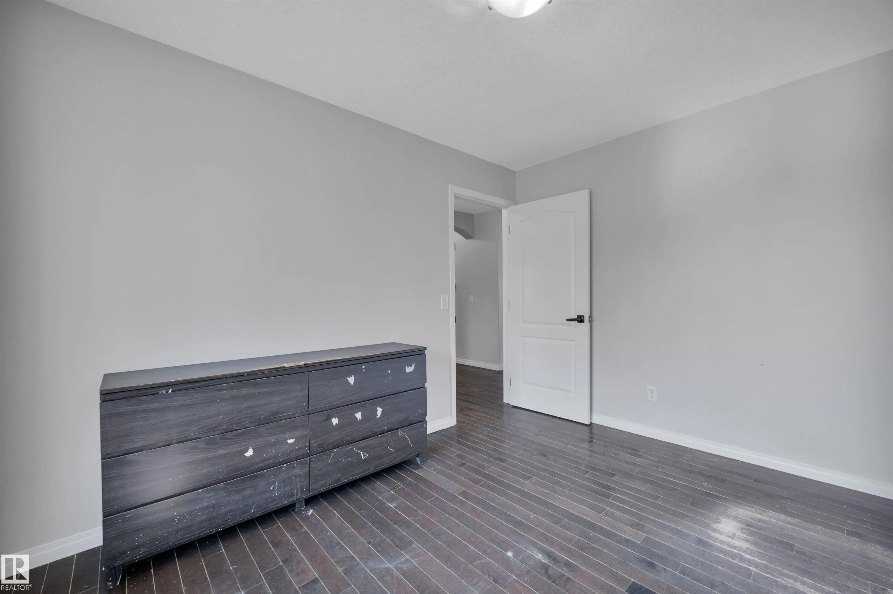 42 WALTERS Place