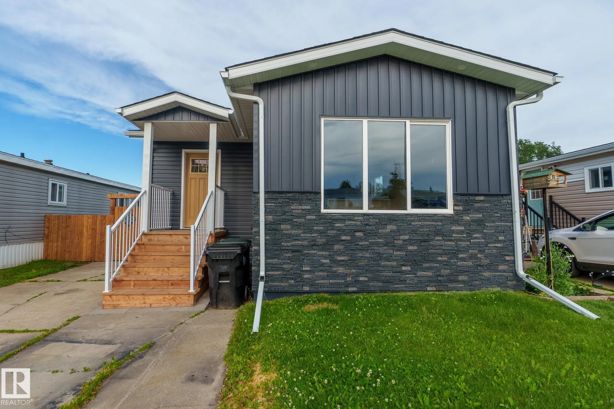 1431 Lakewood Cres