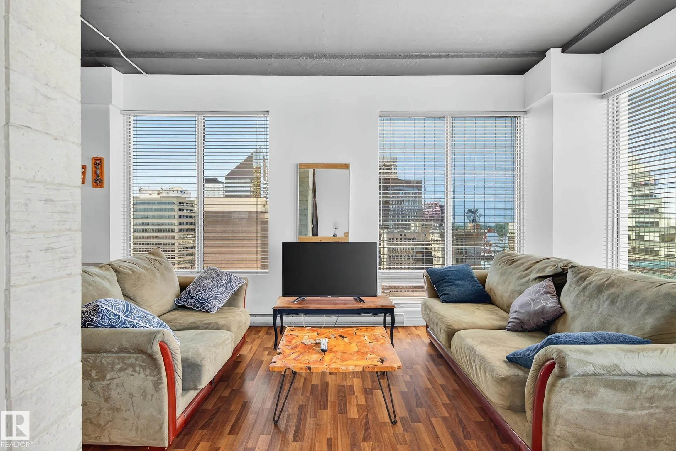 10024 JASPER Avenue