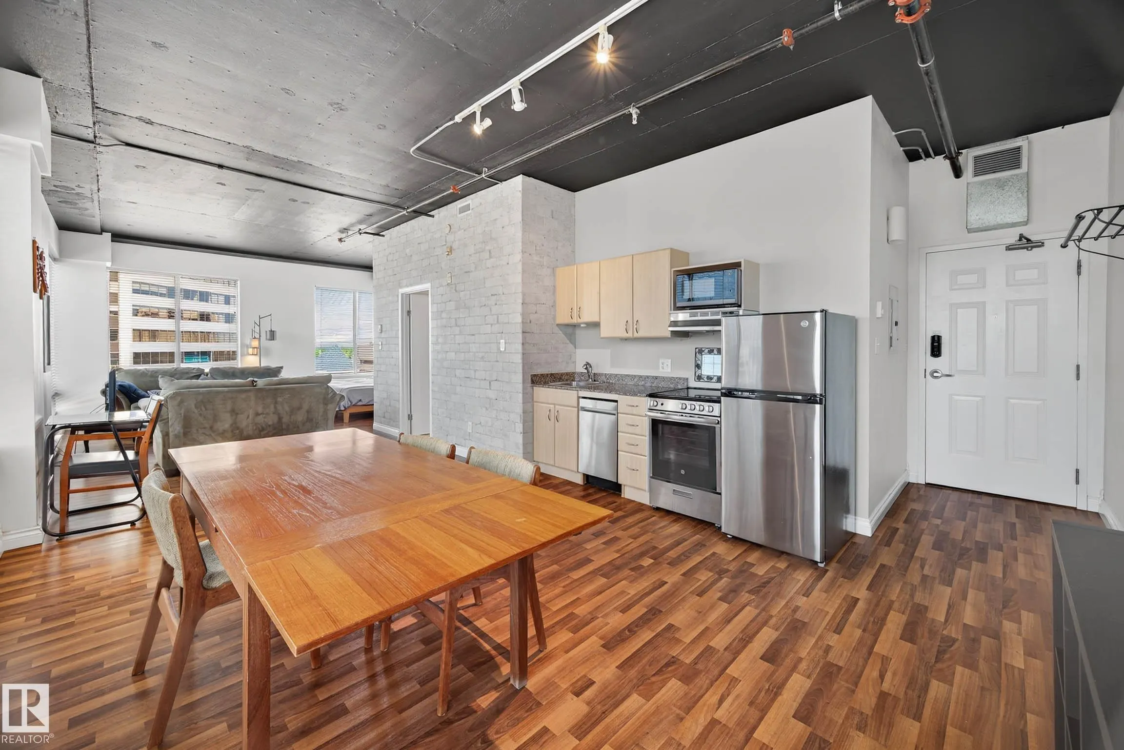 10024 JASPER Avenue