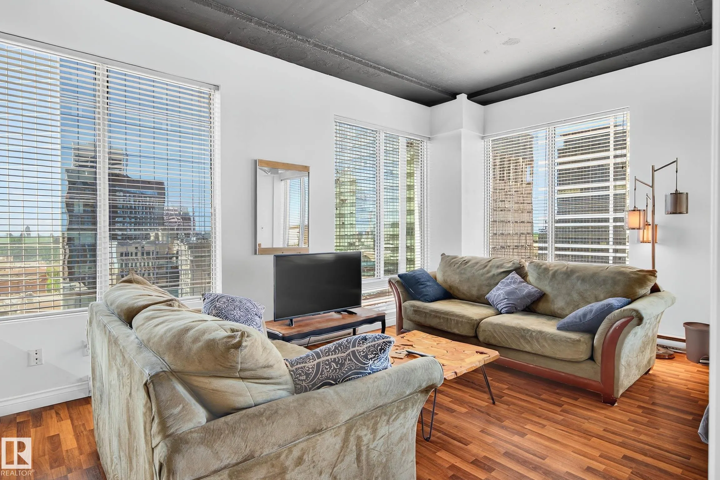10024 JASPER Avenue