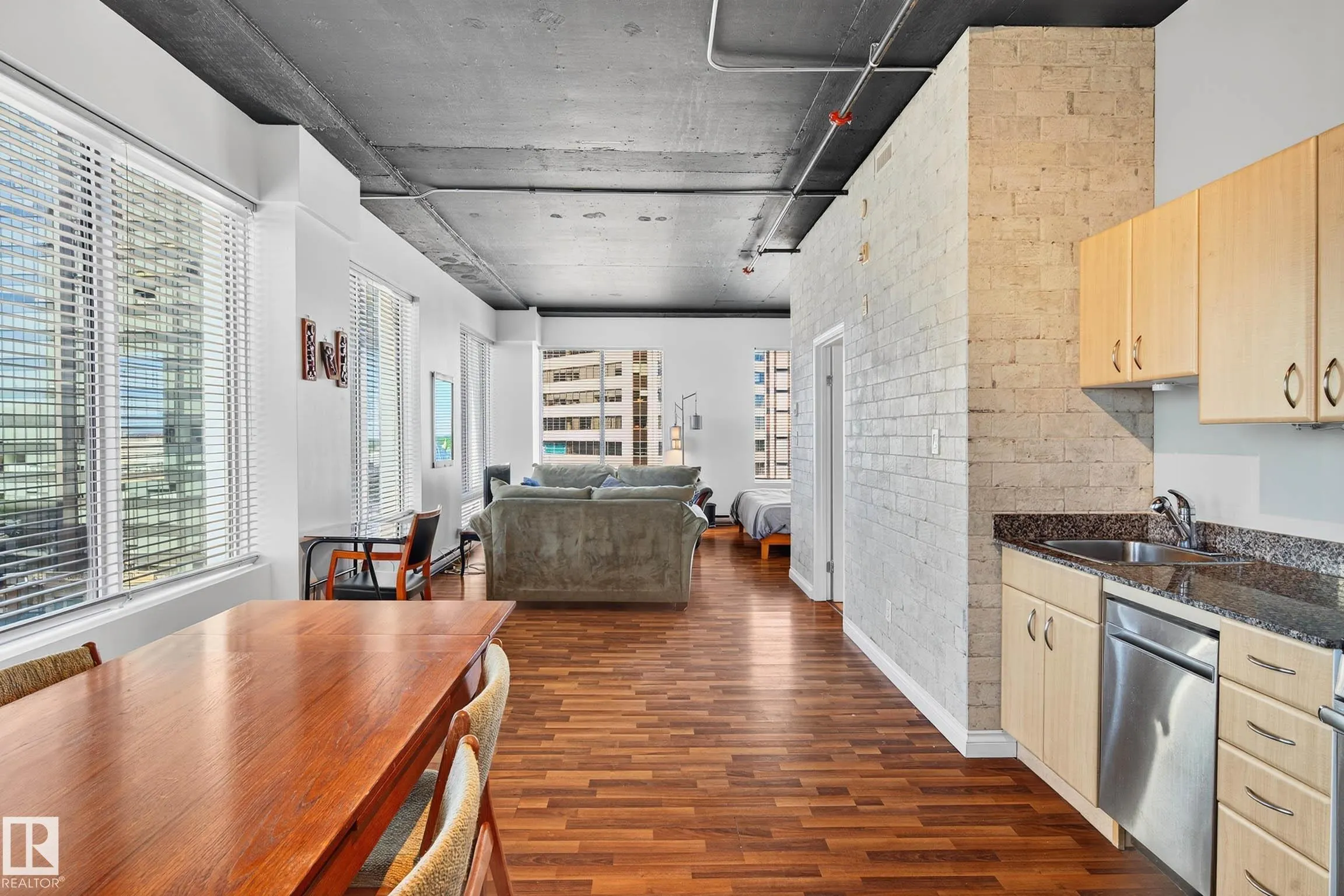 10024 JASPER Avenue