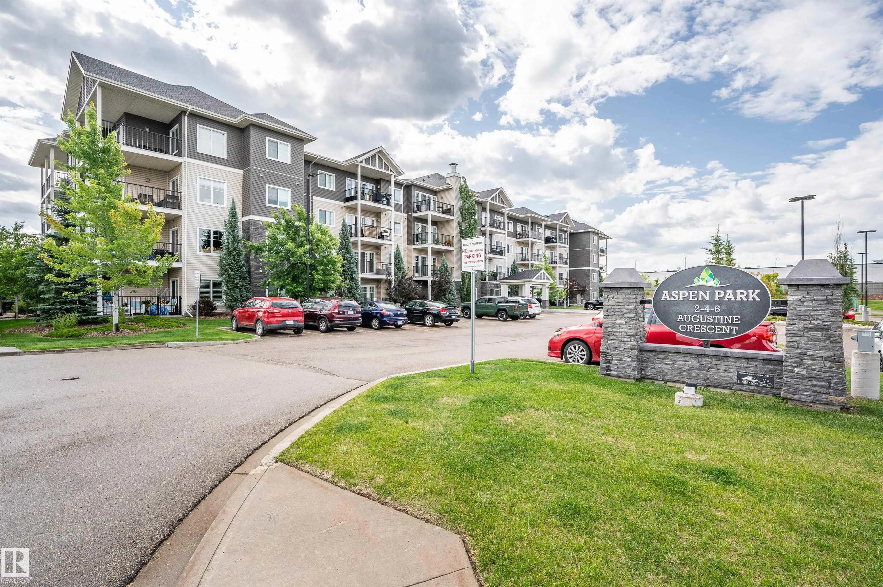 2 AUGUSTINE Crescent