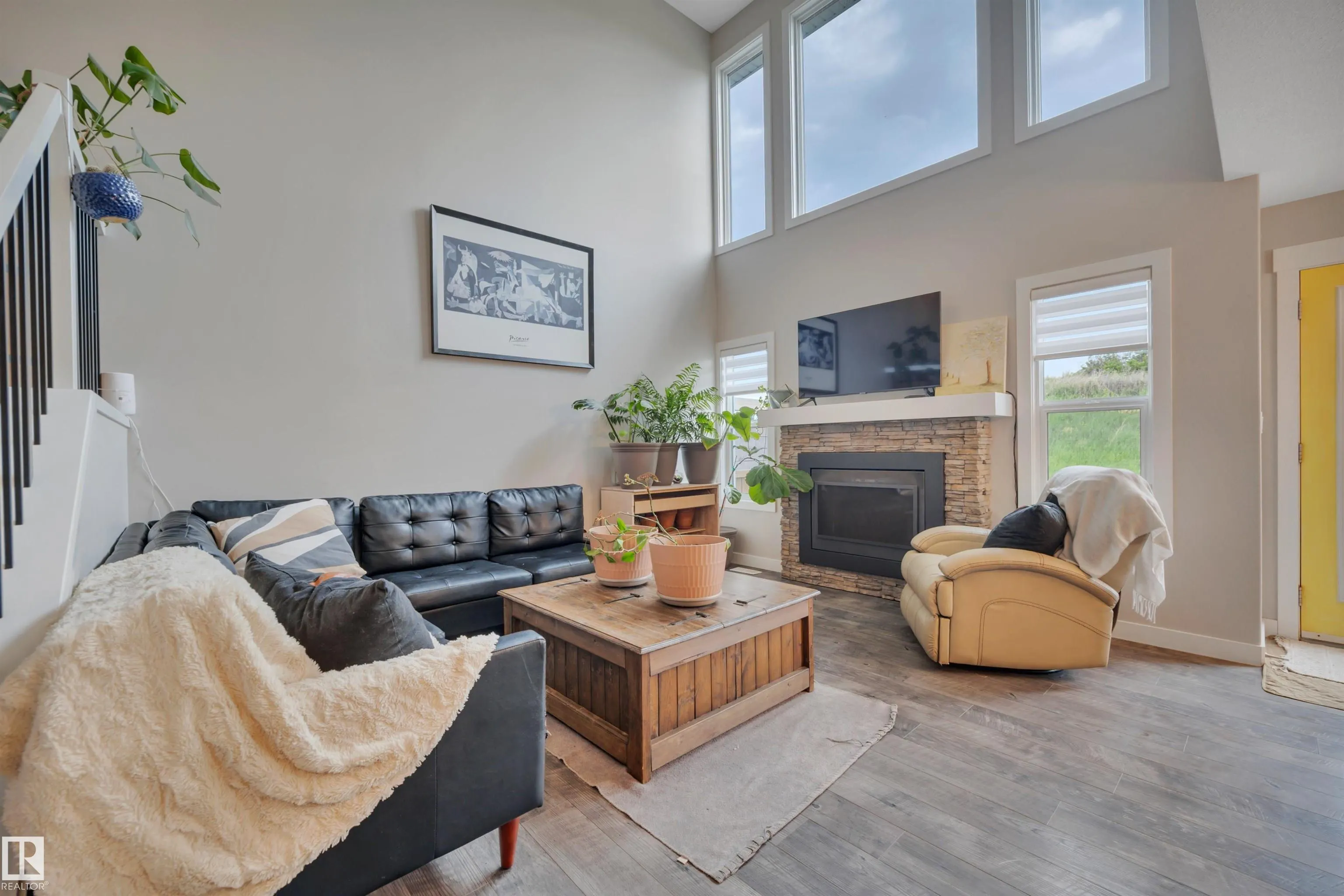 14 ROLSTON Close