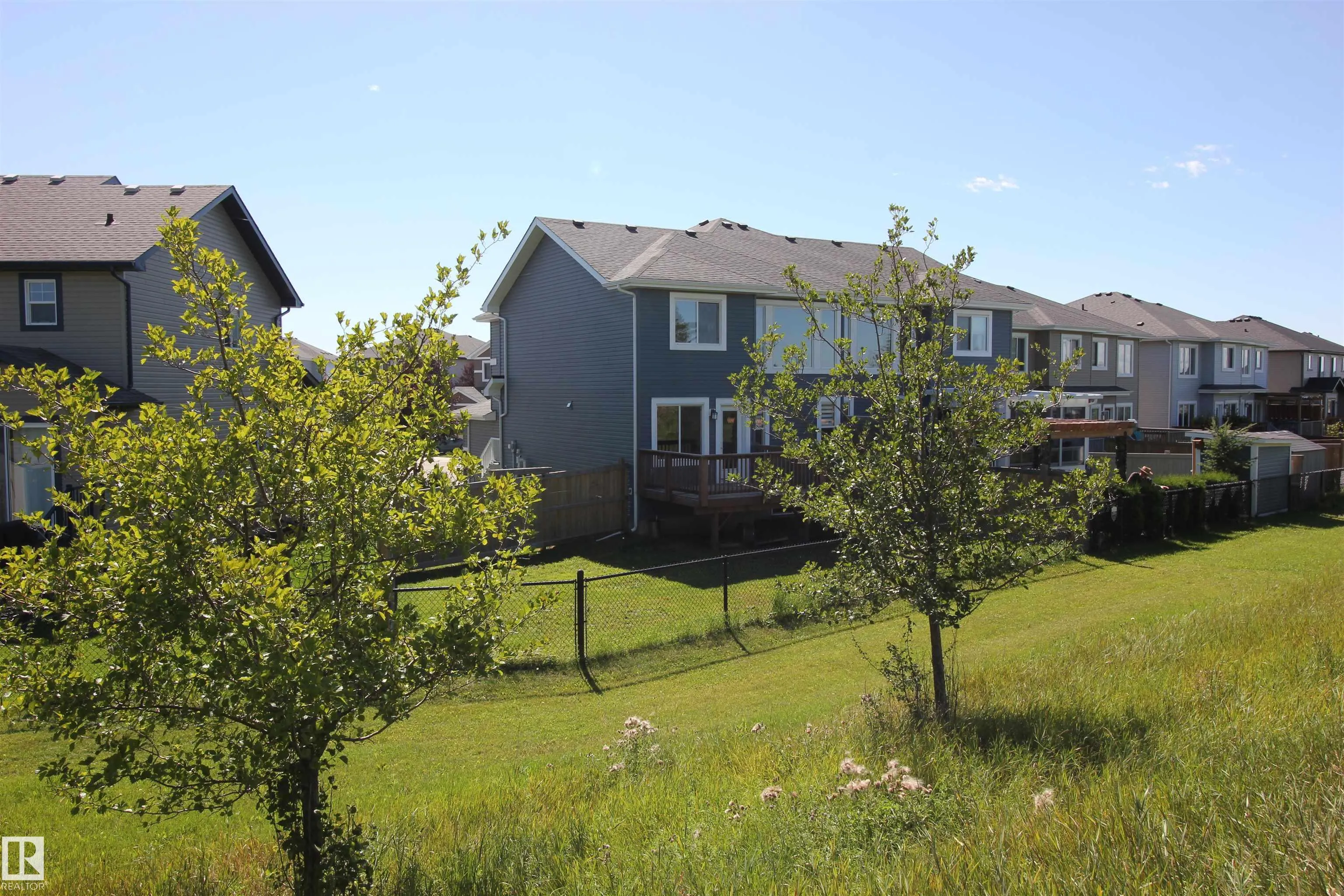 14 ROLSTON Close