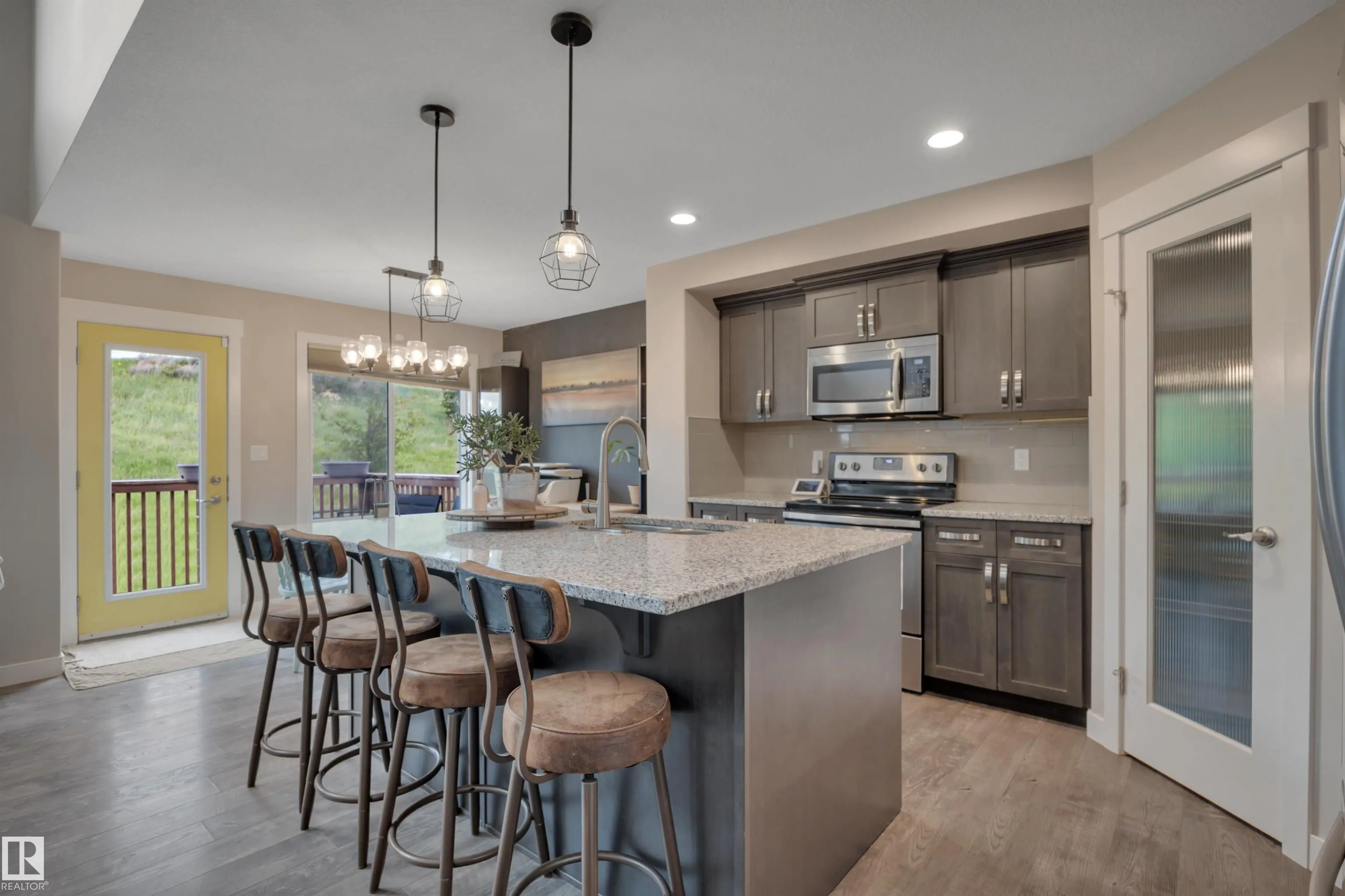 14 ROLSTON Close