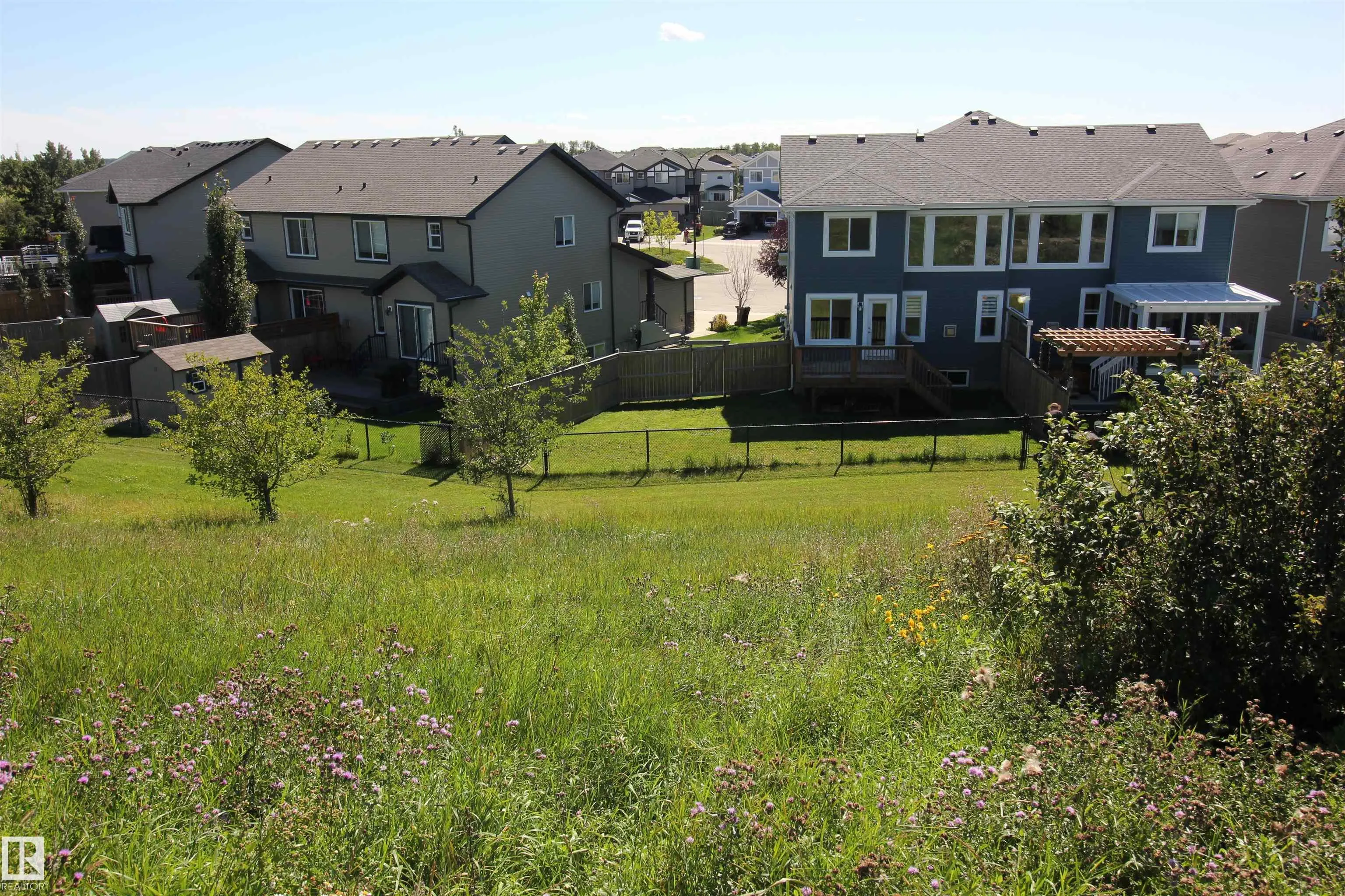 14 ROLSTON Close