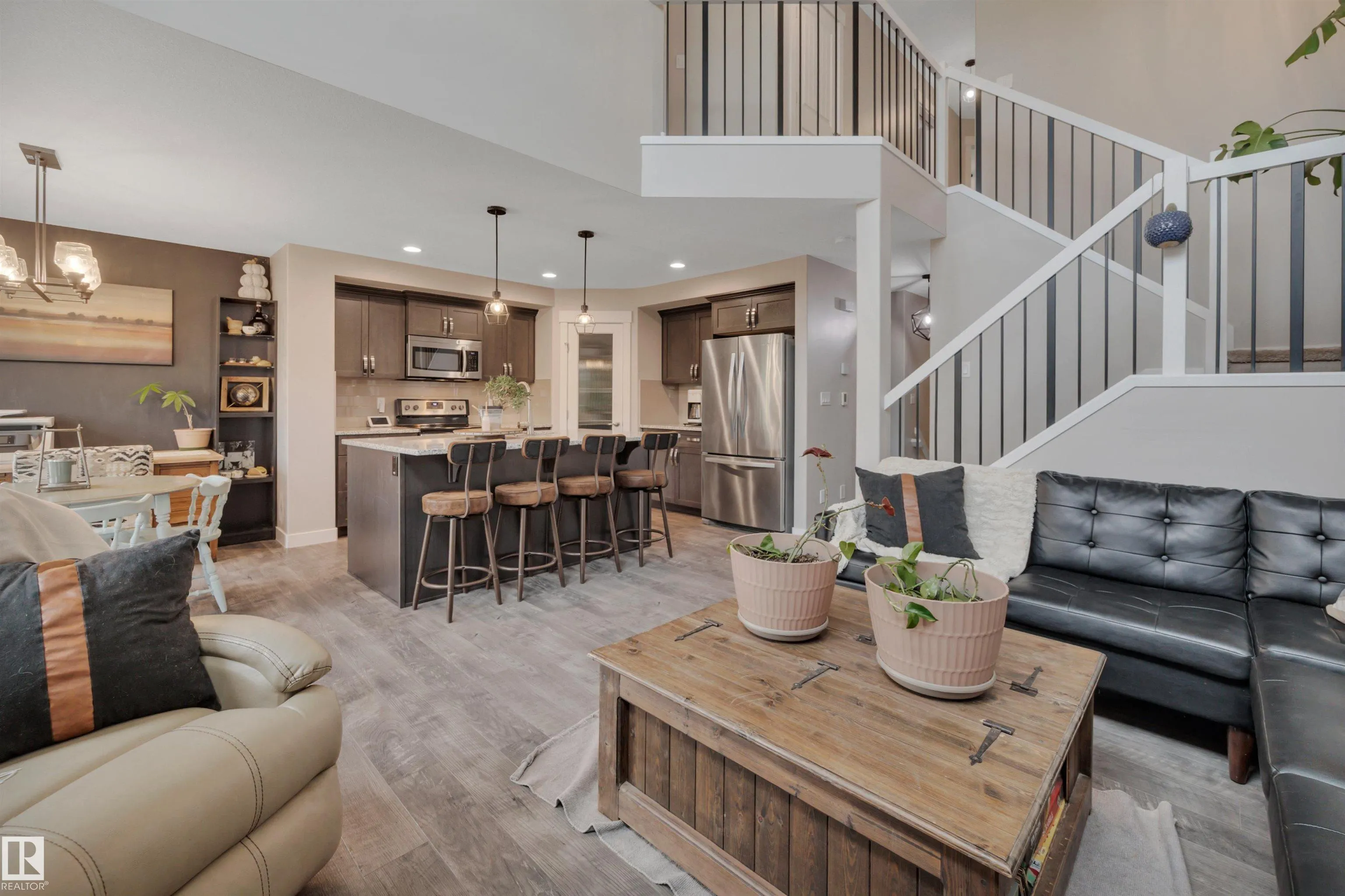 14 ROLSTON Close