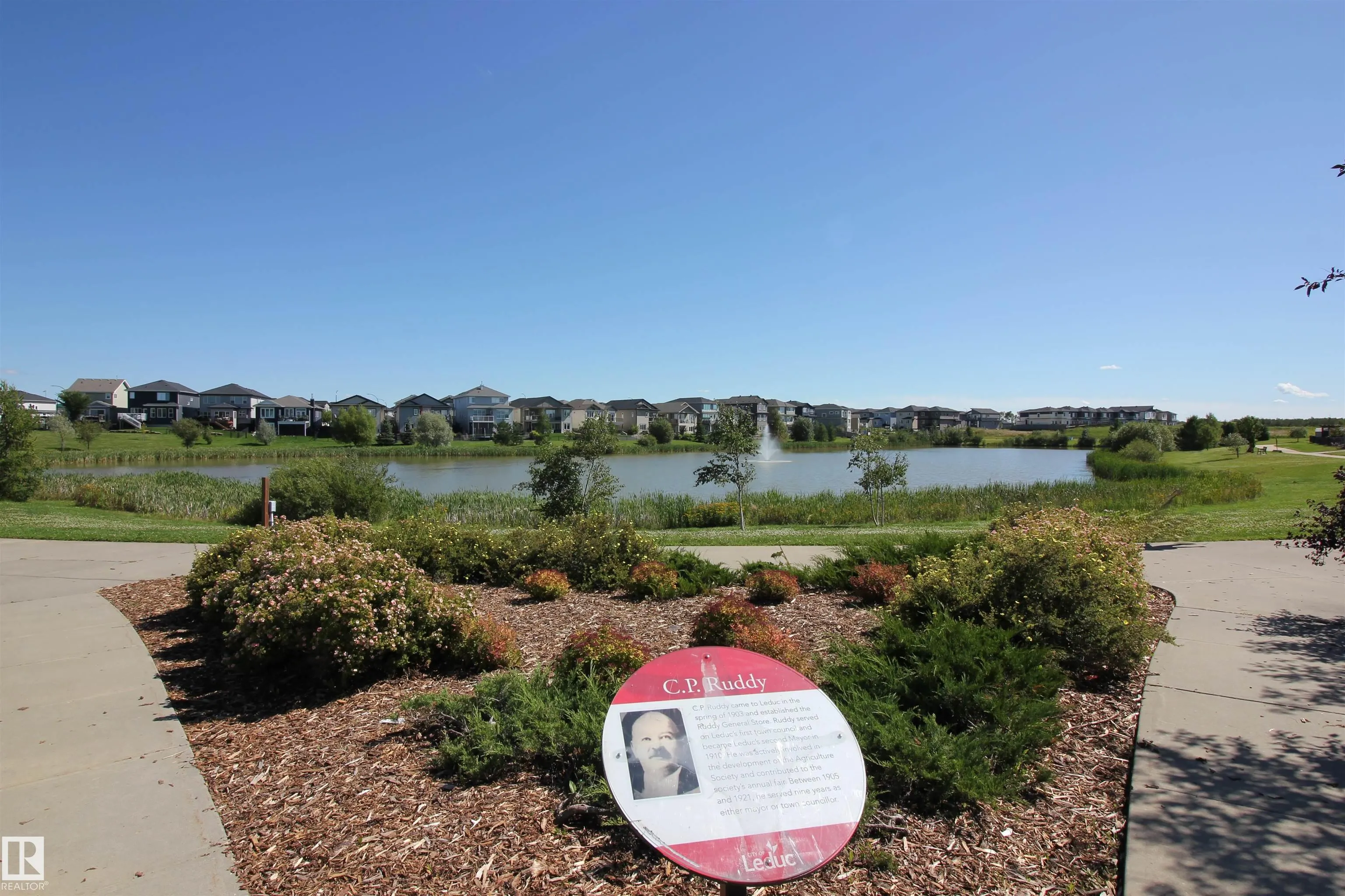 14 ROLSTON Close
