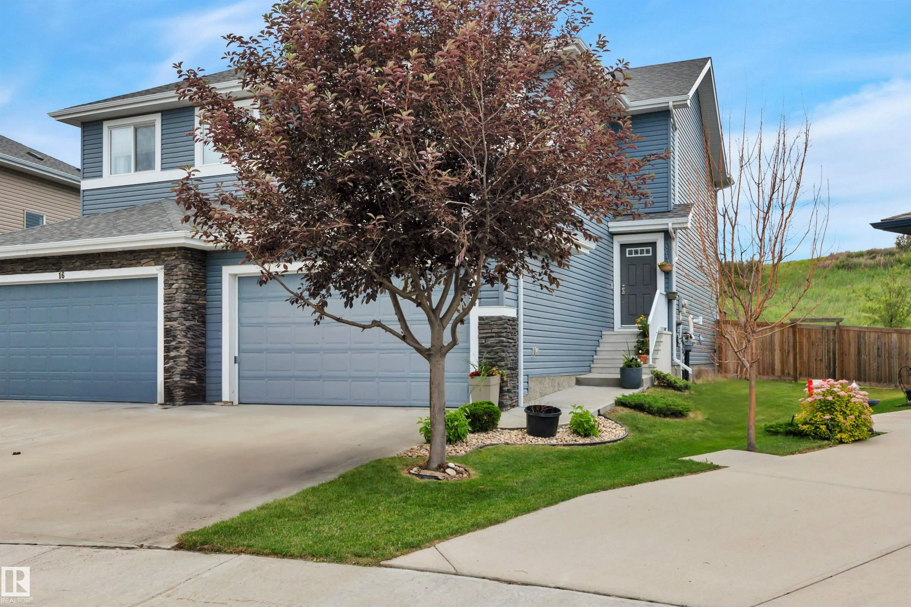 14 ROLSTON Close
