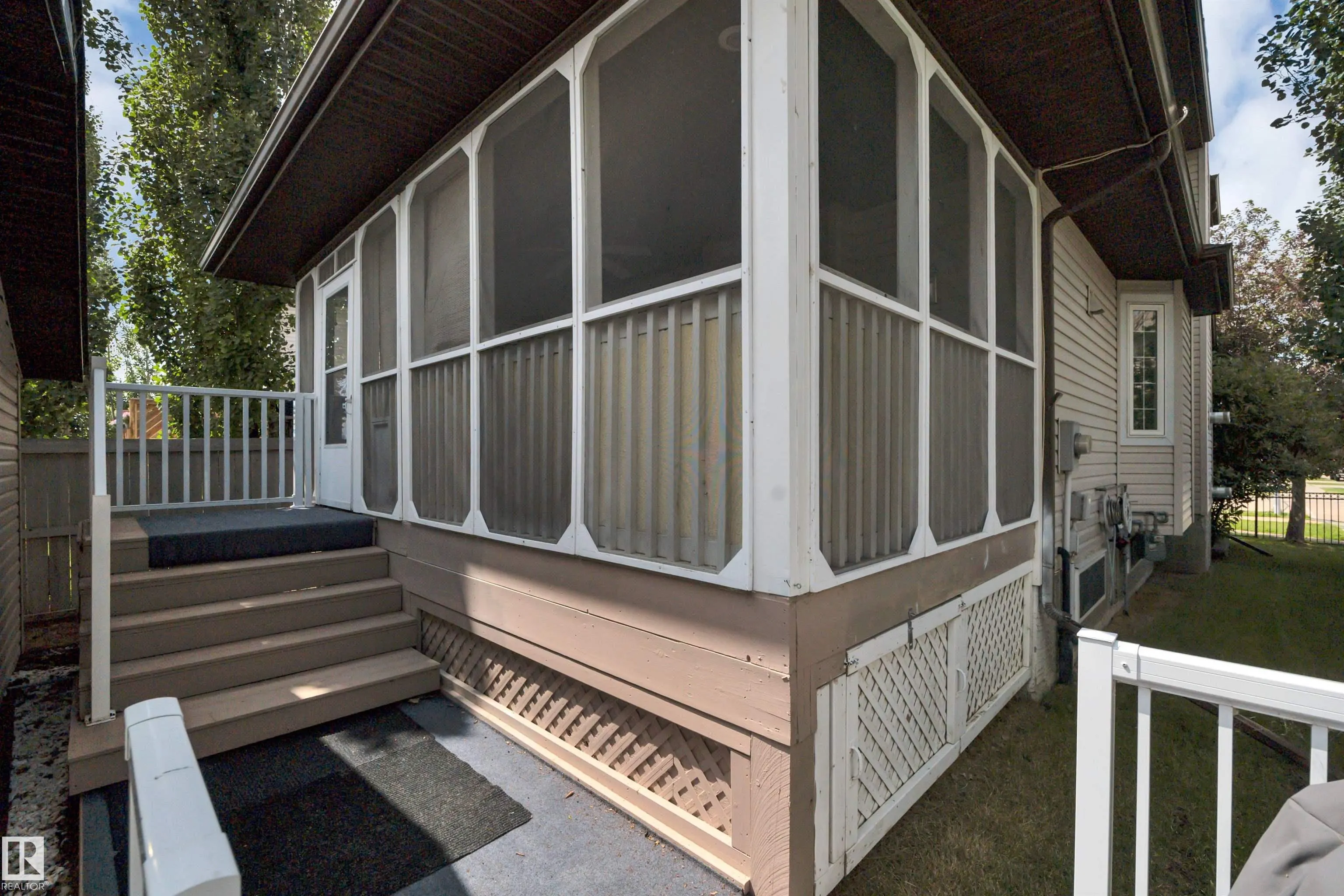 63 SUNTREE Promenade