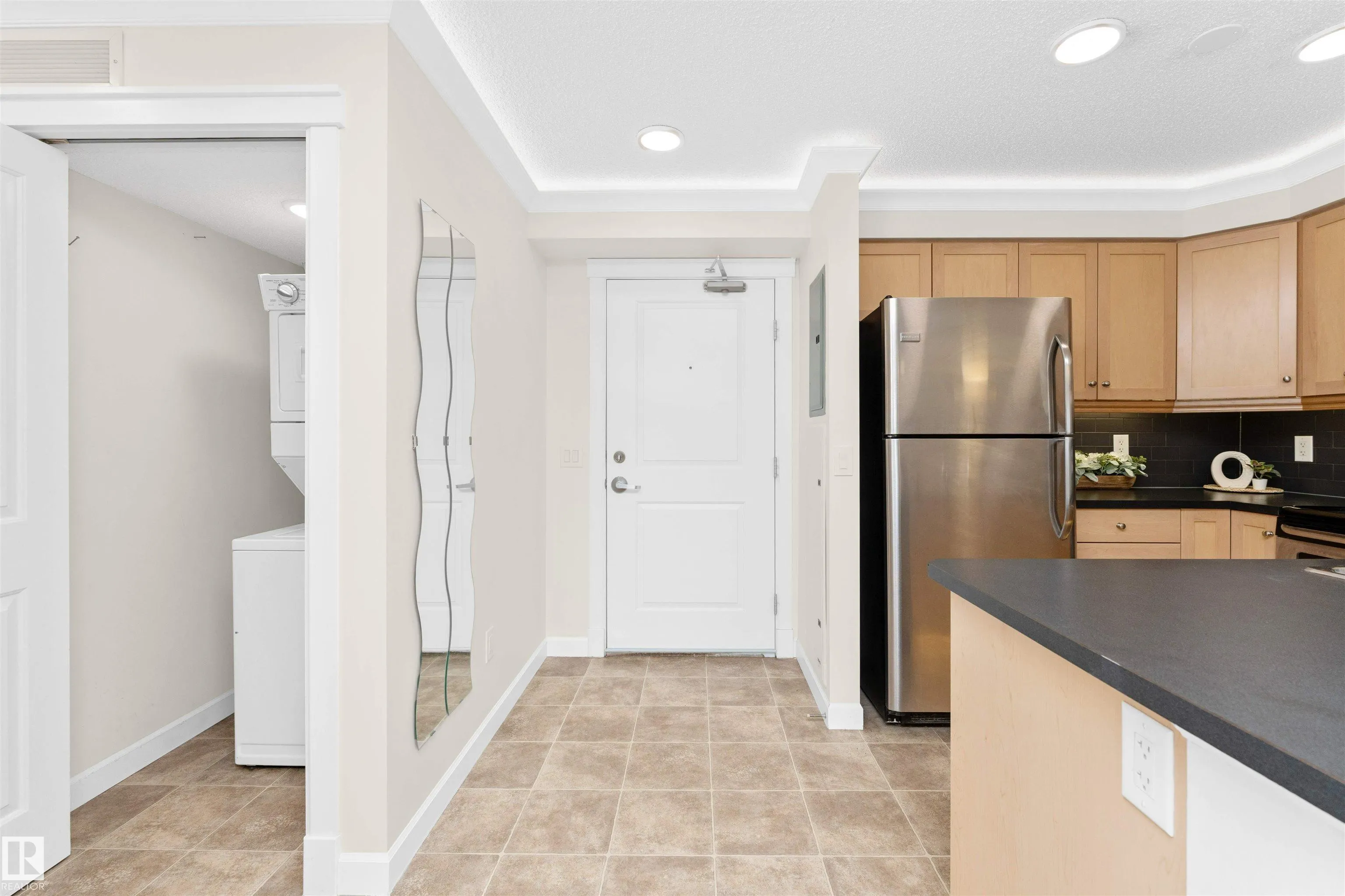 3719 WHITELAW Lane