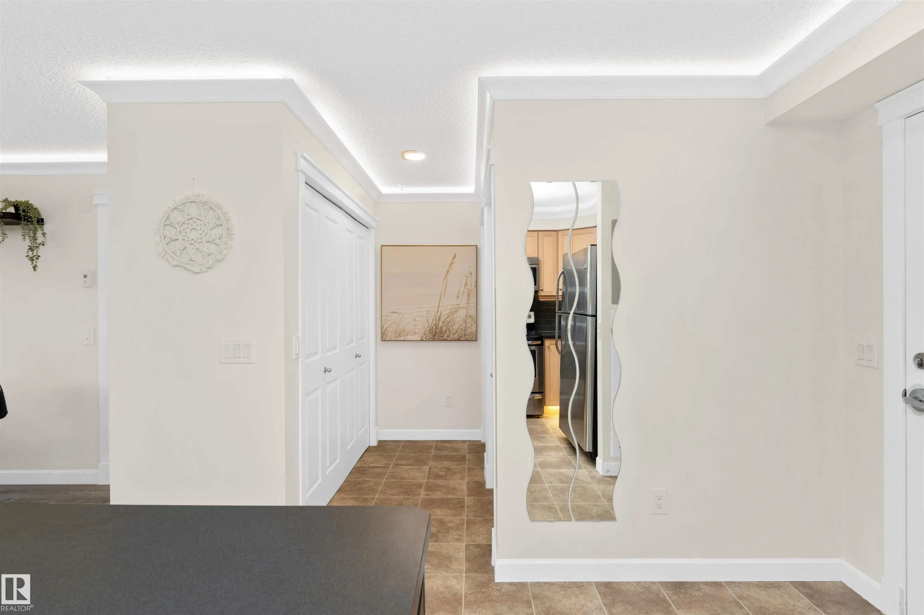 3719 WHITELAW Lane