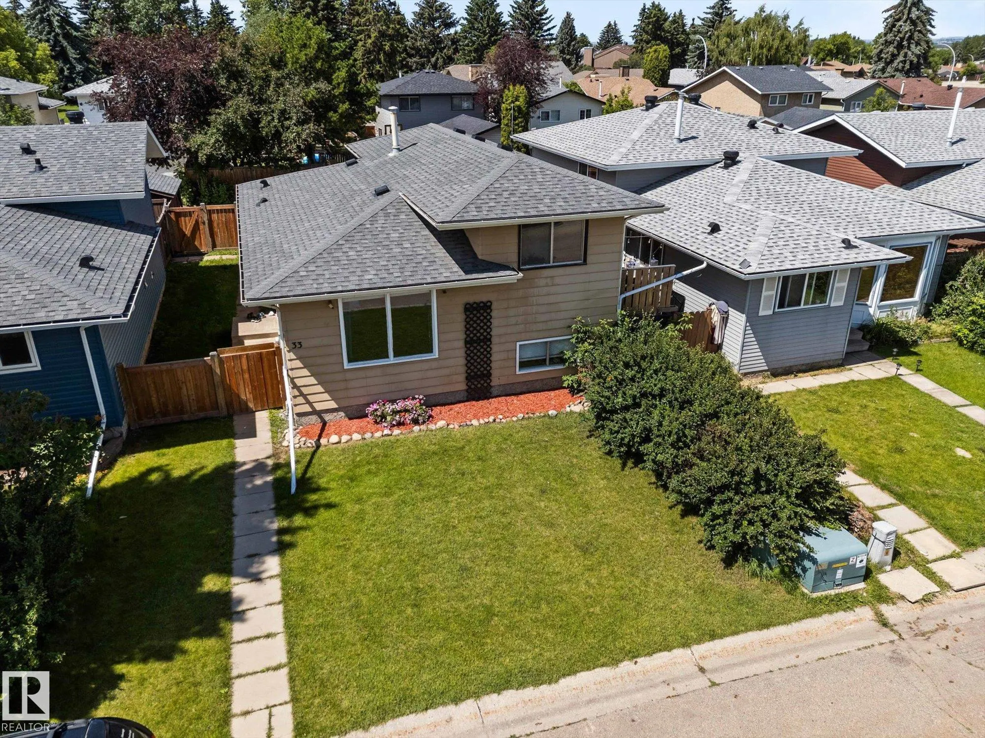 33 Westglen Crescent